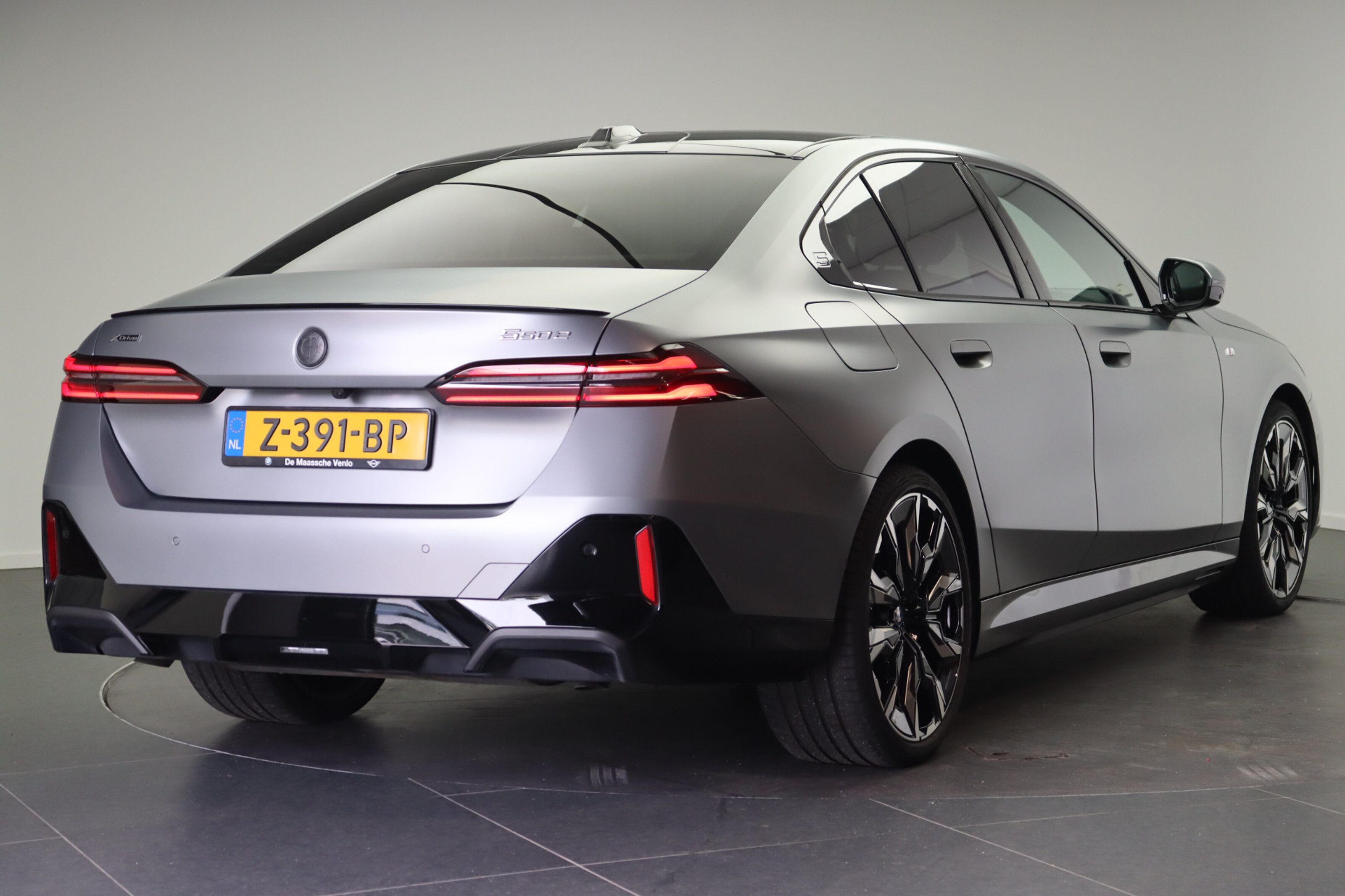 BMW 5 Serie 550e xDrive M Sport Automaat