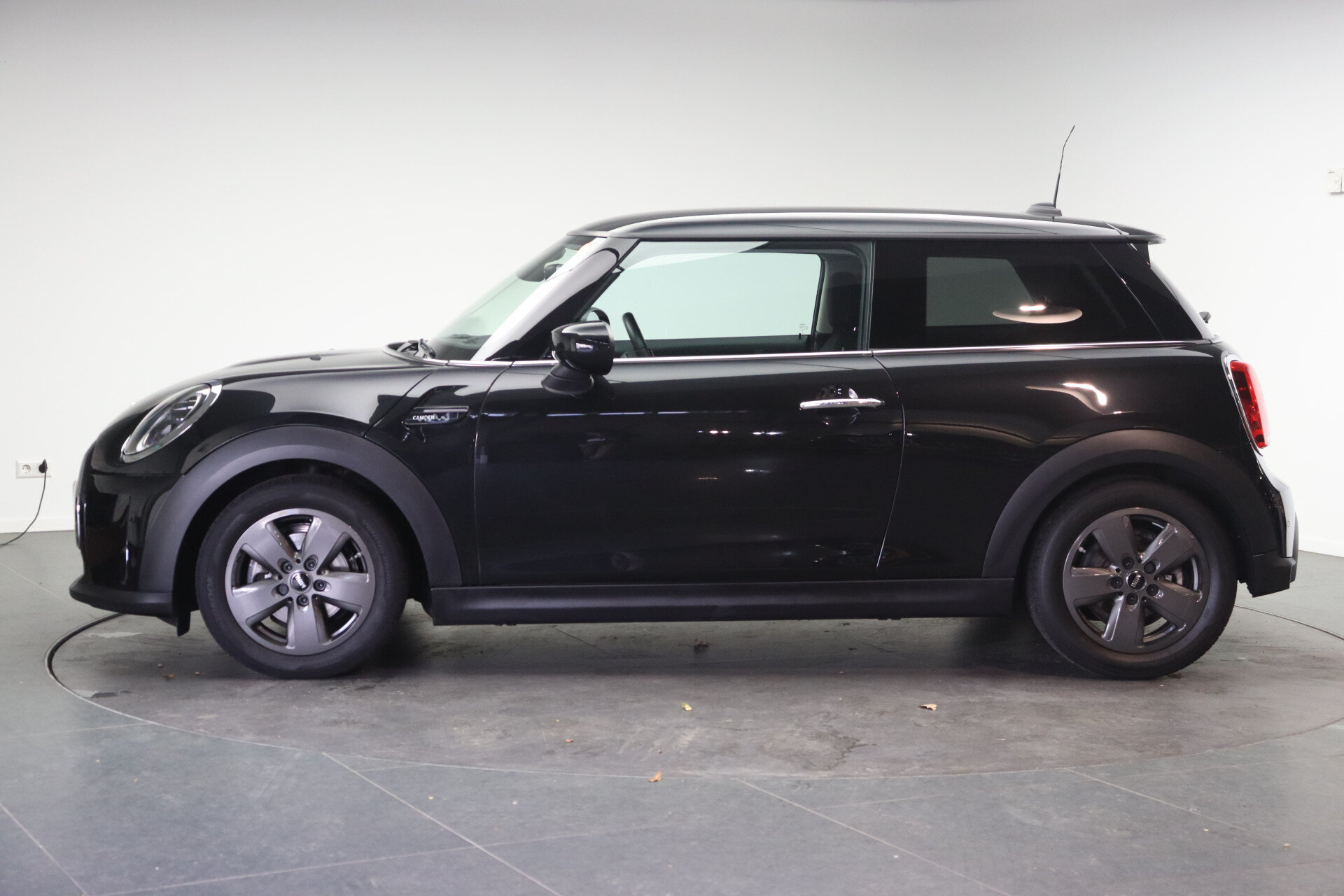 MINI Cooper Hatchback Automaat - Afbeelding 2