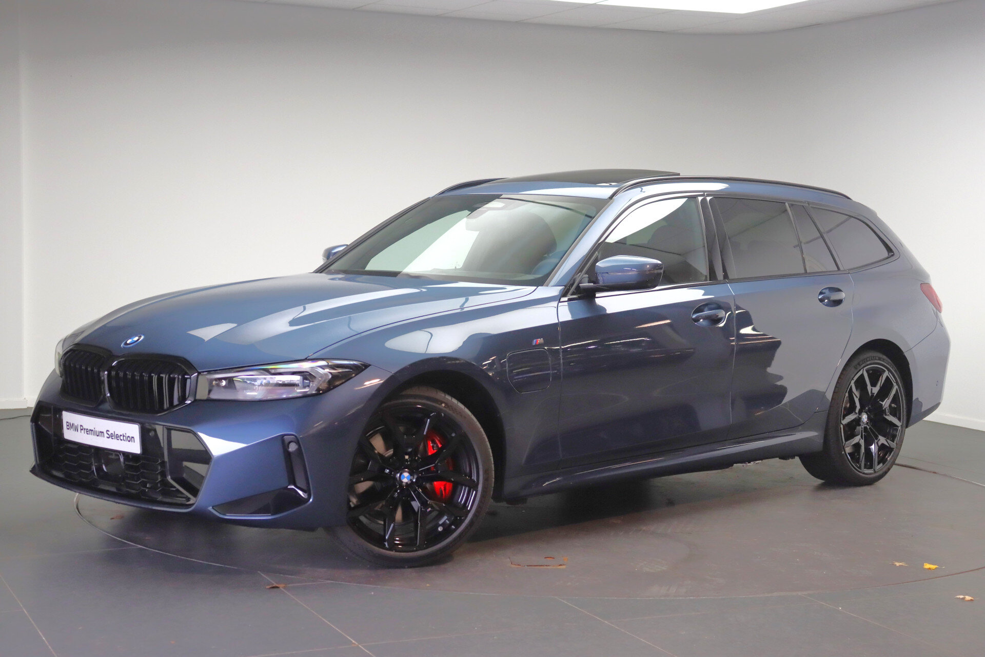 BMW 3 Serie Touring 330e High Executive M Sport Automaat