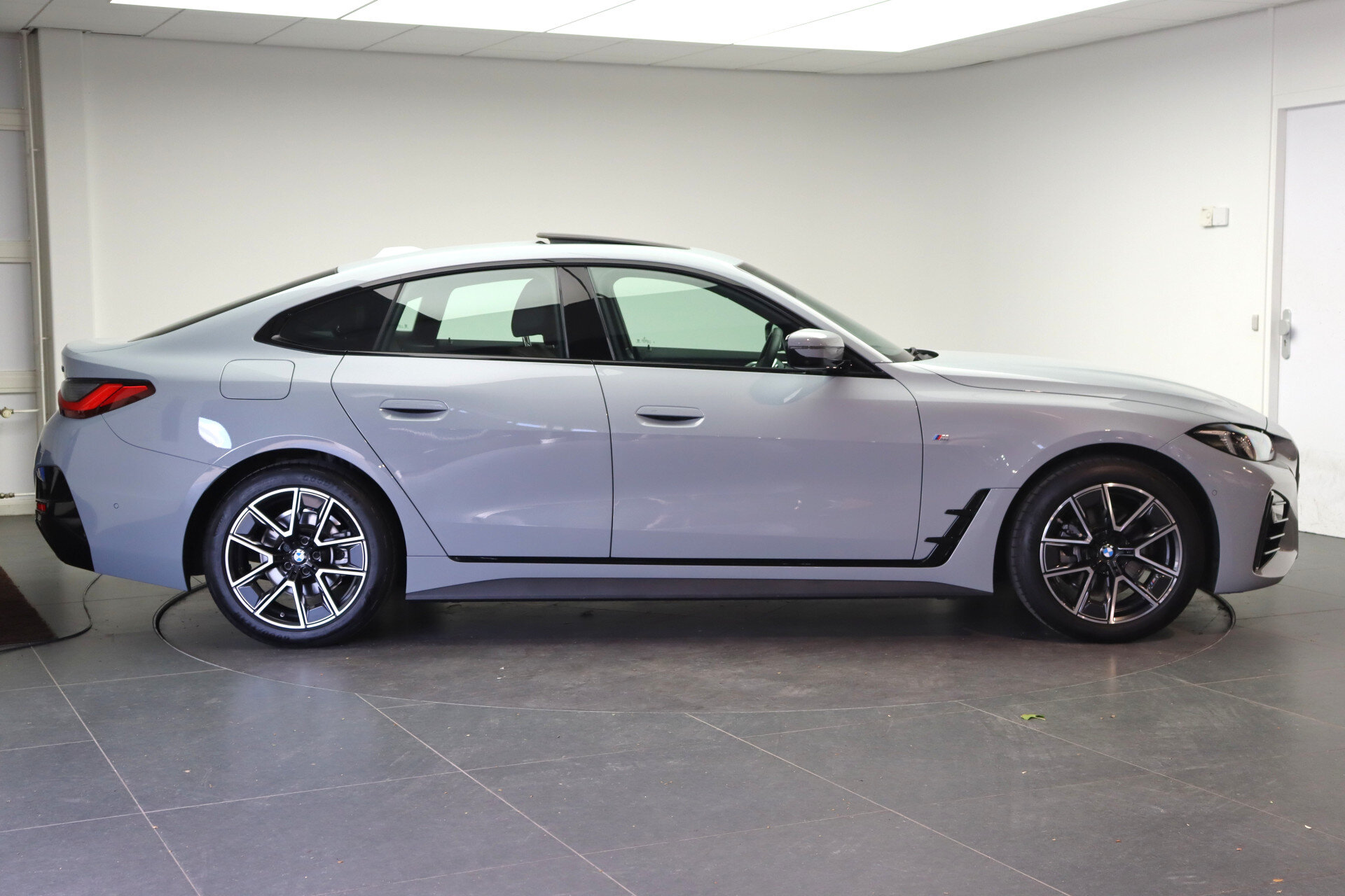 BMW 4 Serie Gran Coupé 420i M Sport Automaat - Afbeelding 4