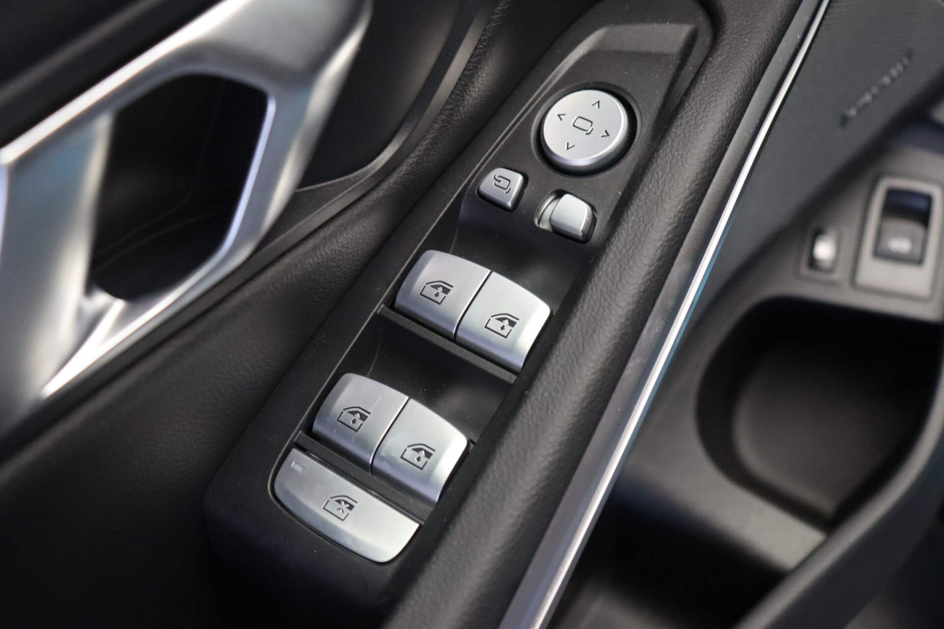 BMW 3 Serie 330e M Sport Automaat - Afbeelding 4