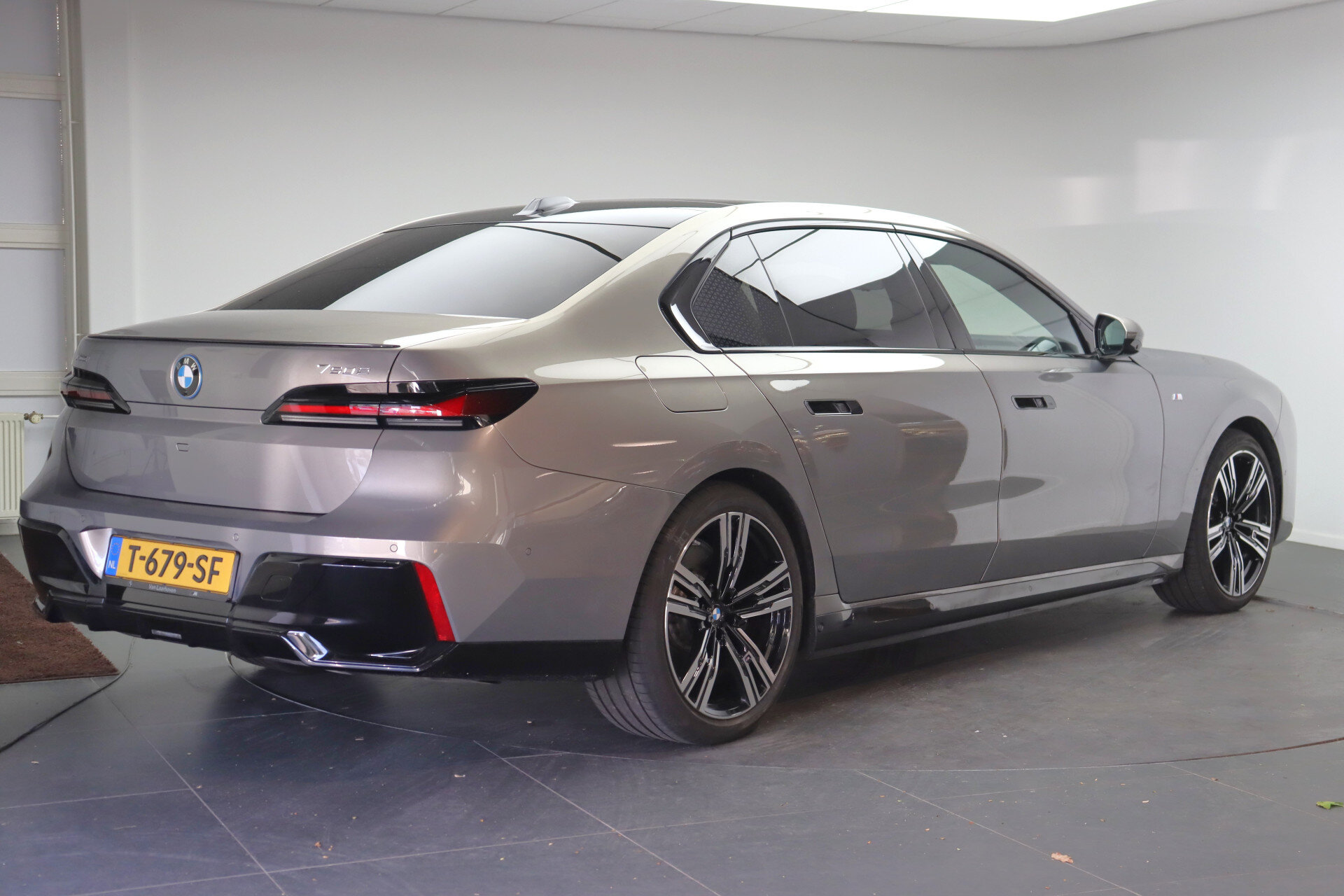 BMW 7 Serie 750e xDrive High Executive M Sport Automaat - Afbeelding 3