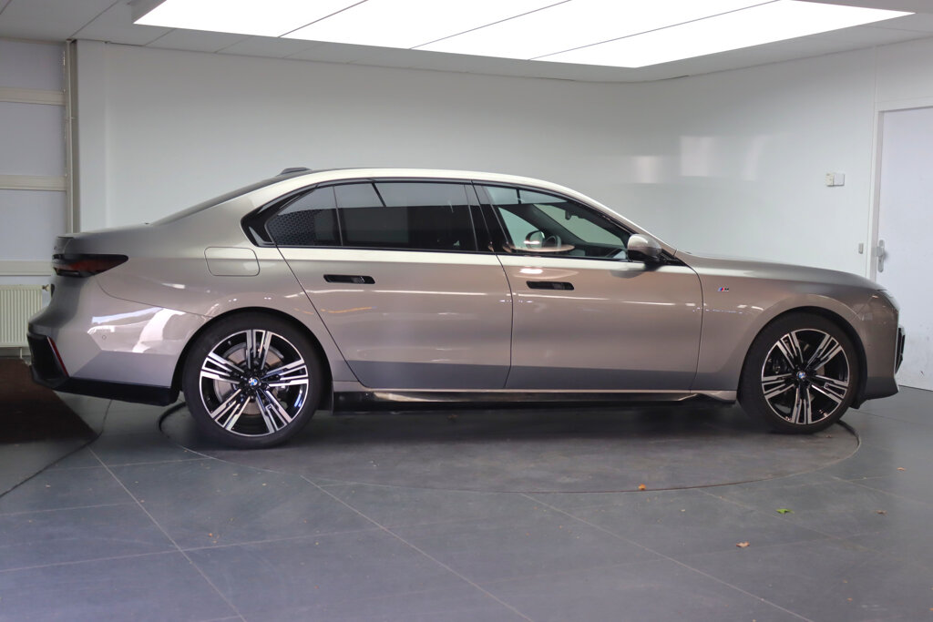 BMW 7 Serie 4