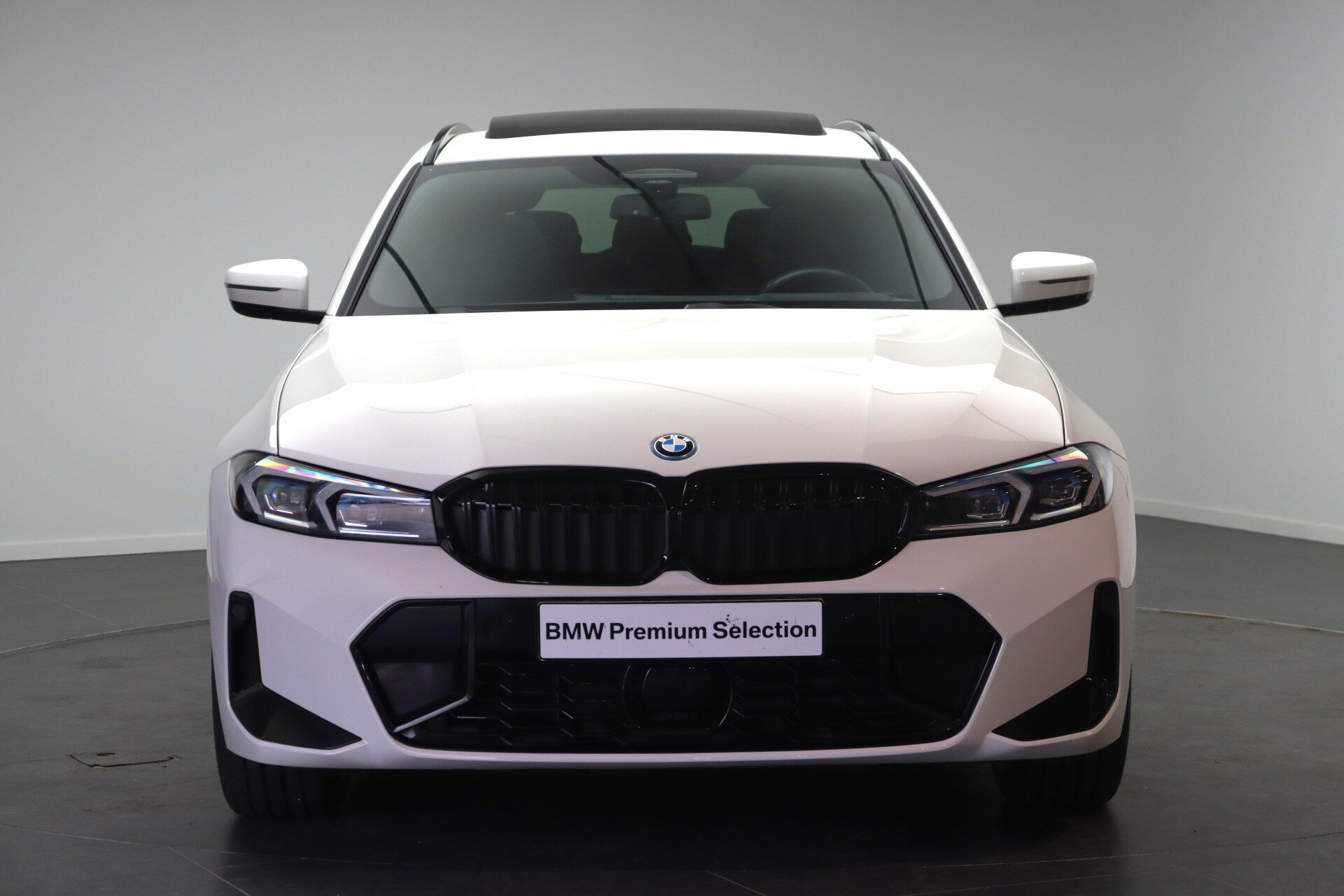 BMW 3 Serie Touring 330e xDrive High Executive M Sport Automaat - Afbeelding 5