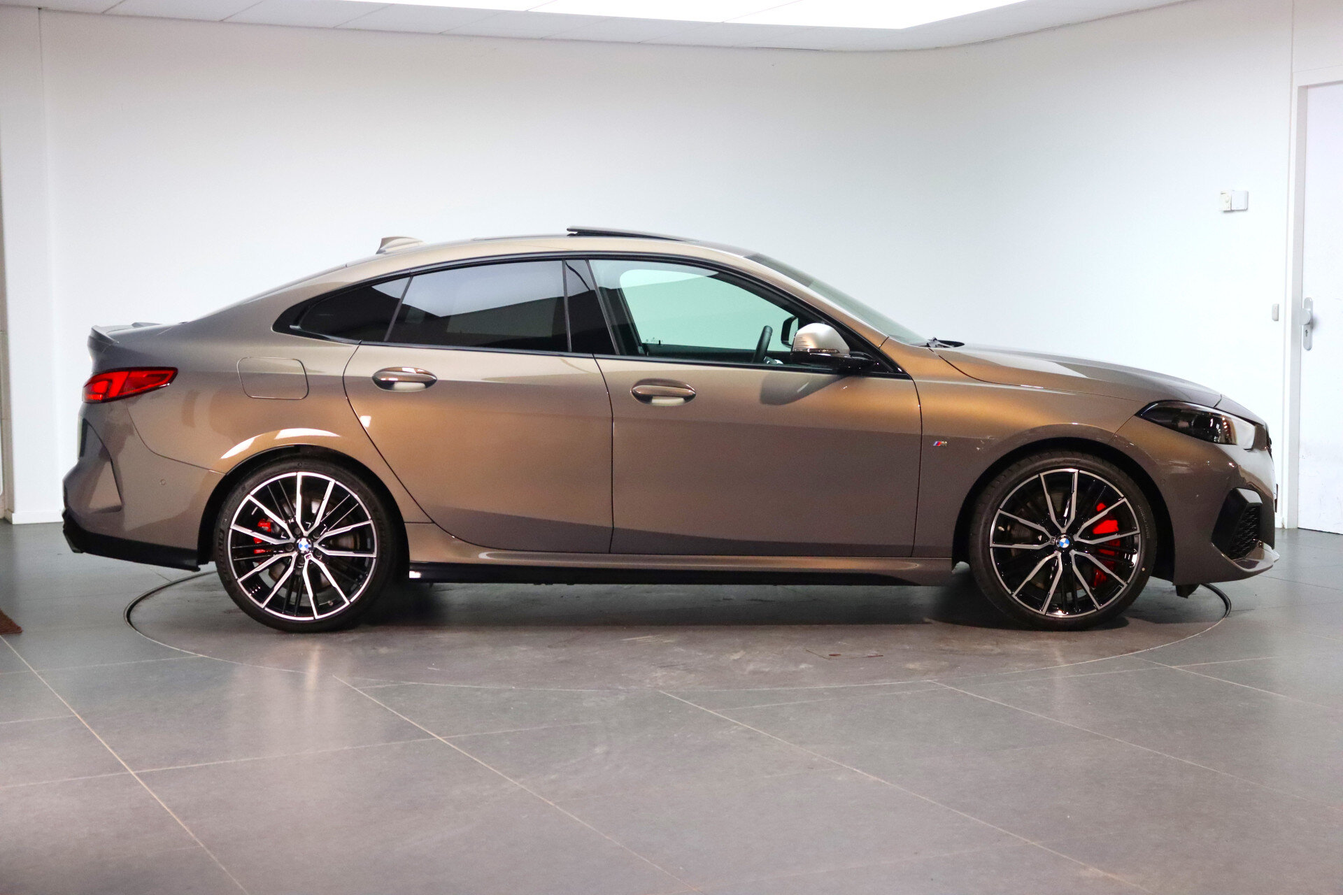 BMW 2 Serie Gran Coupé M235i xDrive High Executive Automaat - Afbeelding 4