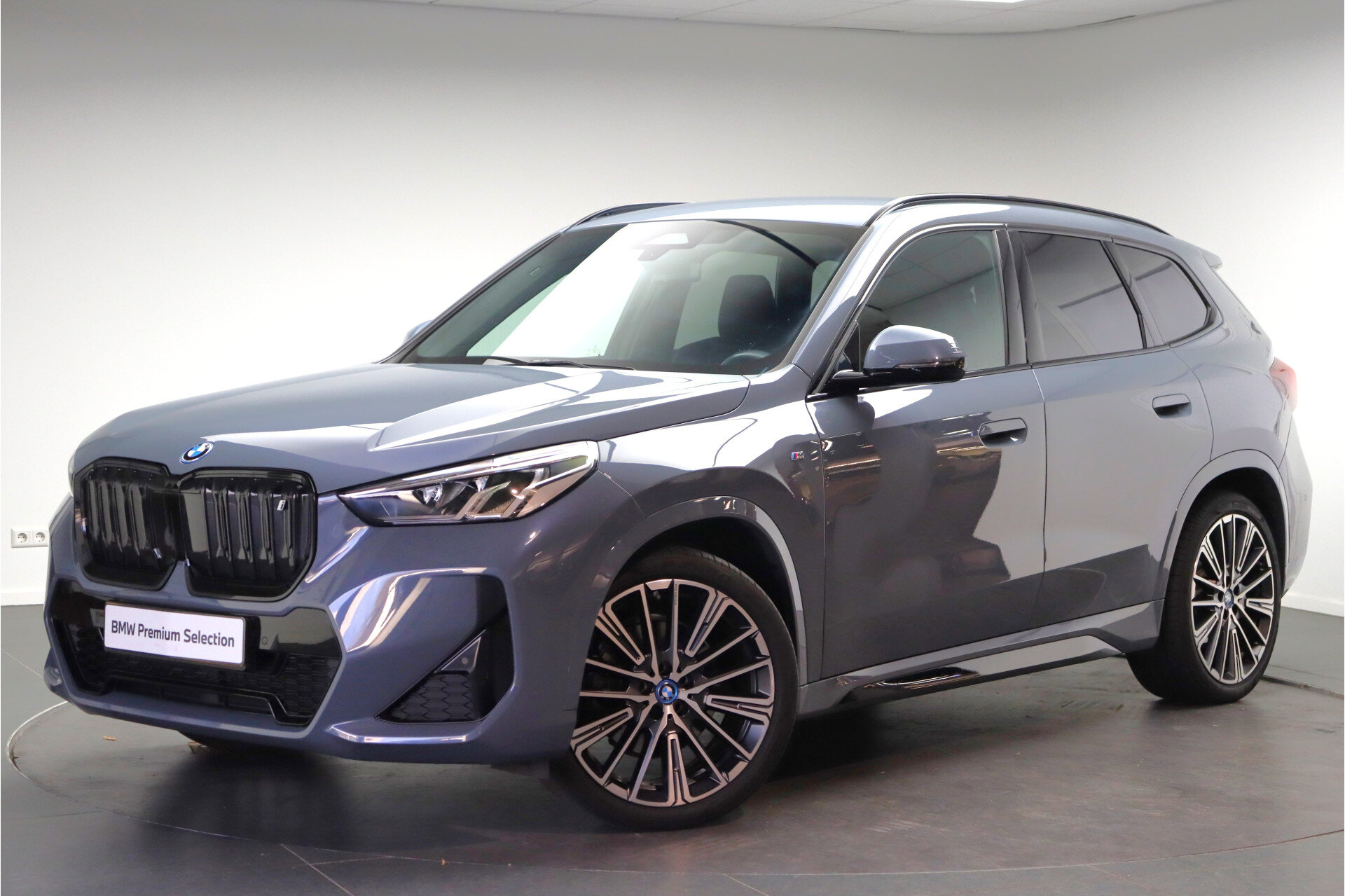 BMW iX1 xDrive30 M Sport