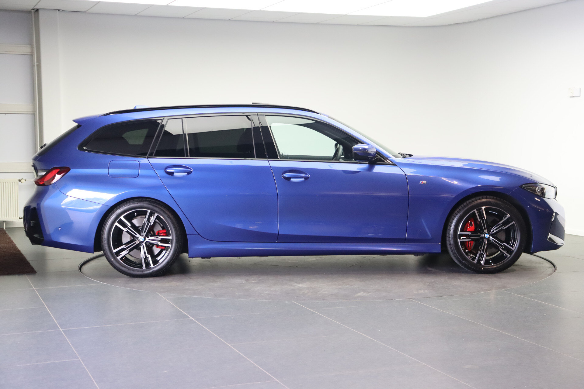 BMW 3 Serie Touring 318i High Executive M Sport Automaat - Afbeelding 4