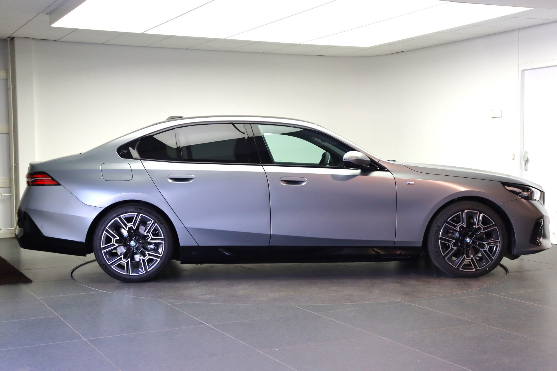 BMW 5 Serie 530e M Sport Automaat - Afbeelding 4