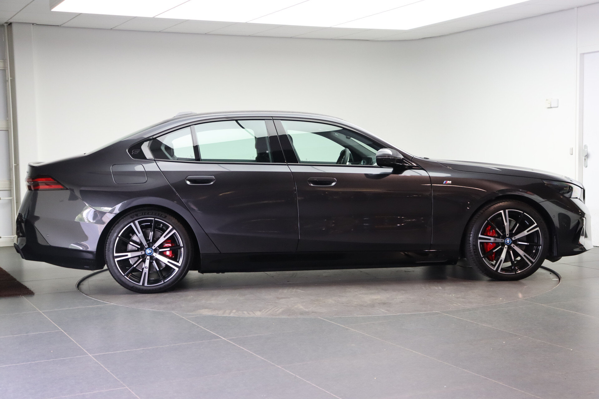 BMW i5 eDrive40 M Sport - Afbeelding 4