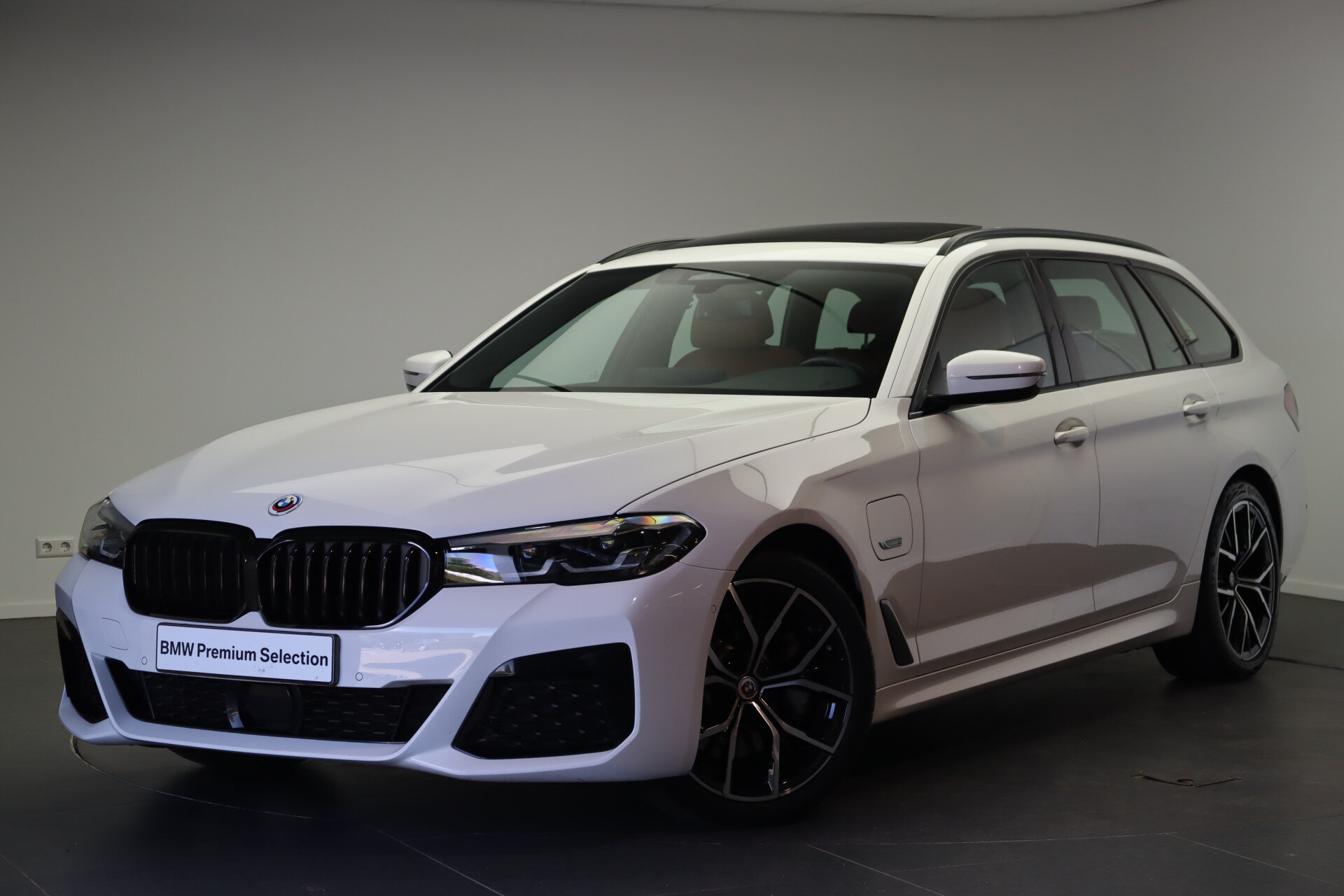 BMW 5 Serie Touring 530e High Executive M Sport Automaat
