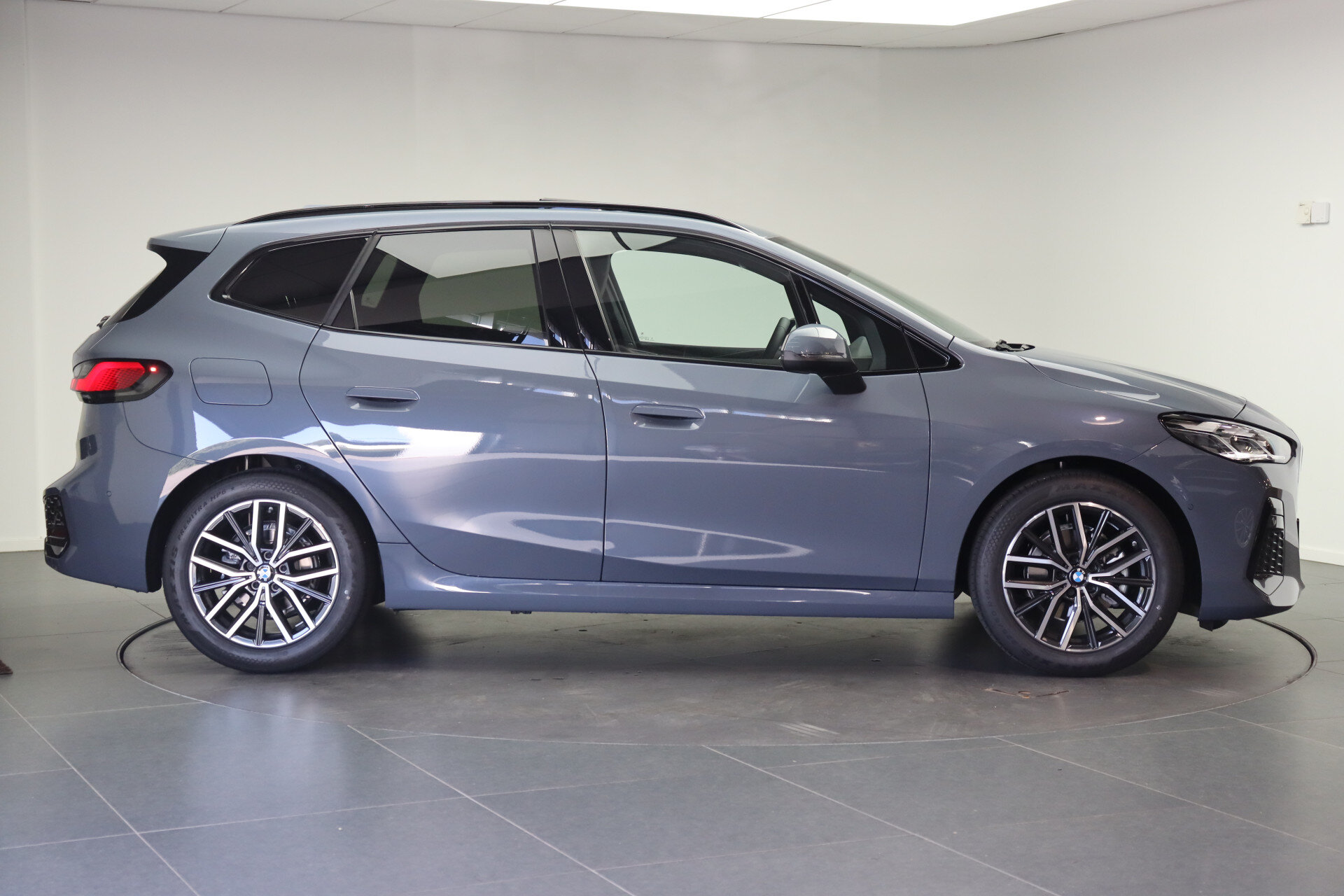 BMW 2 Serie Active Tourer 218i M Sport Automaat - Afbeelding 4