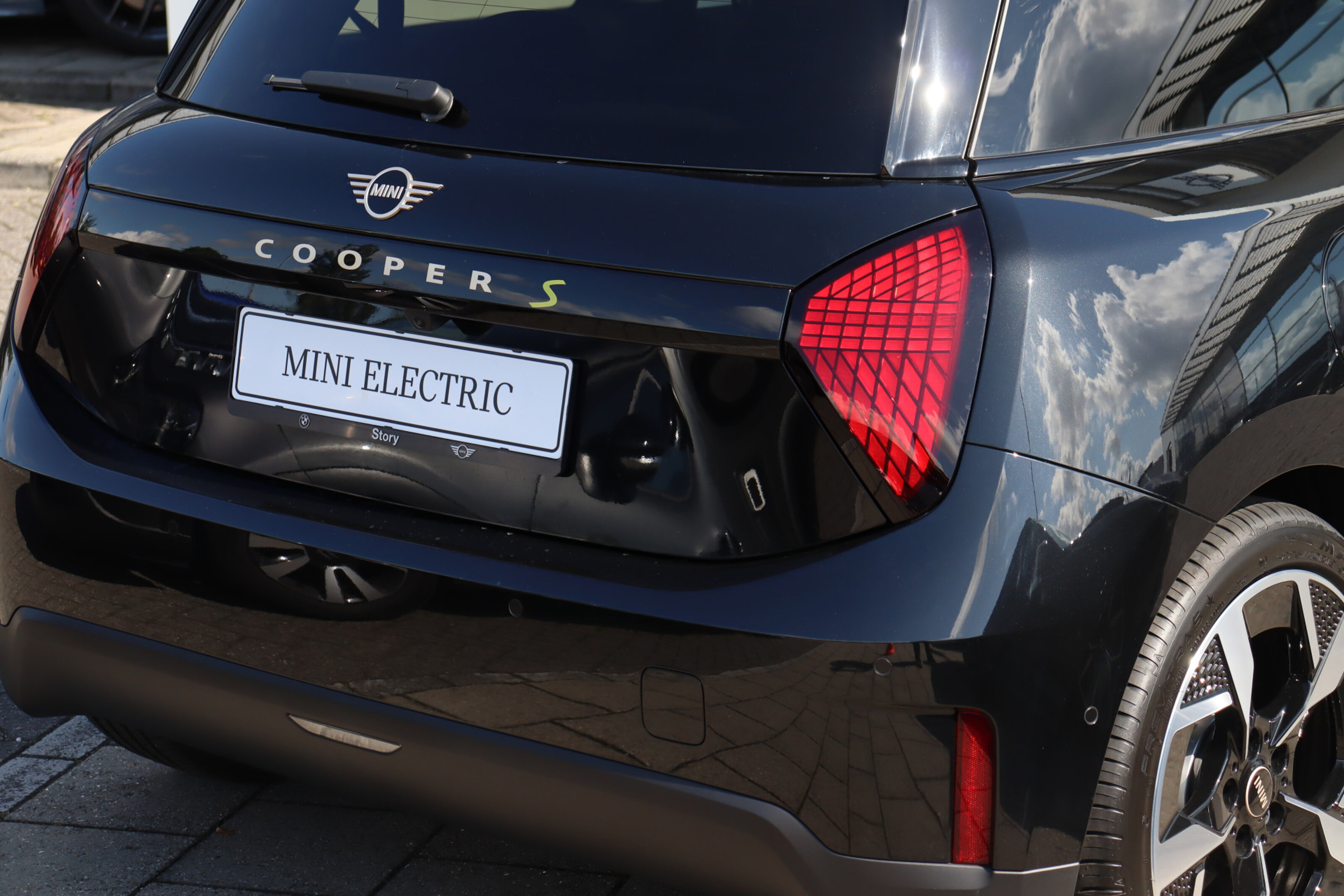 MINI Electric 8
