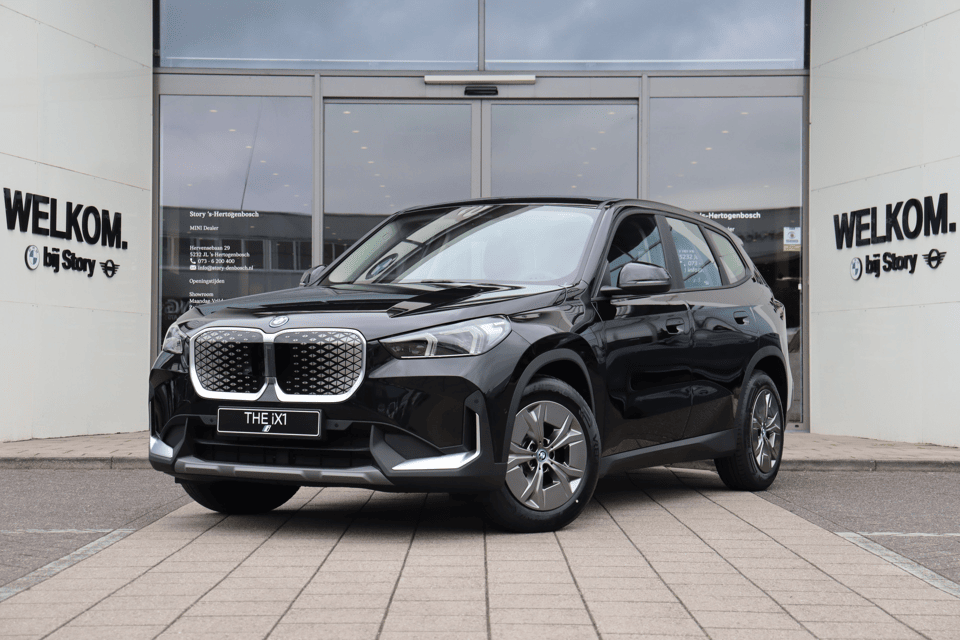 BMW iX1 eDrive20 - Afbeelding 1