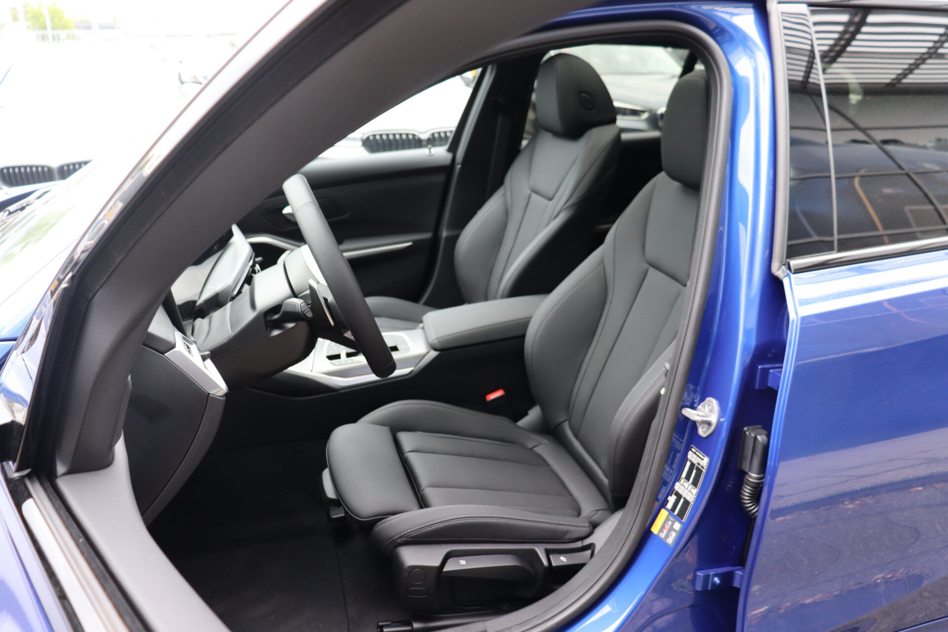 BMW 3 Serie Touring 330e High Executive M Sport Automaat - Afbeelding 4