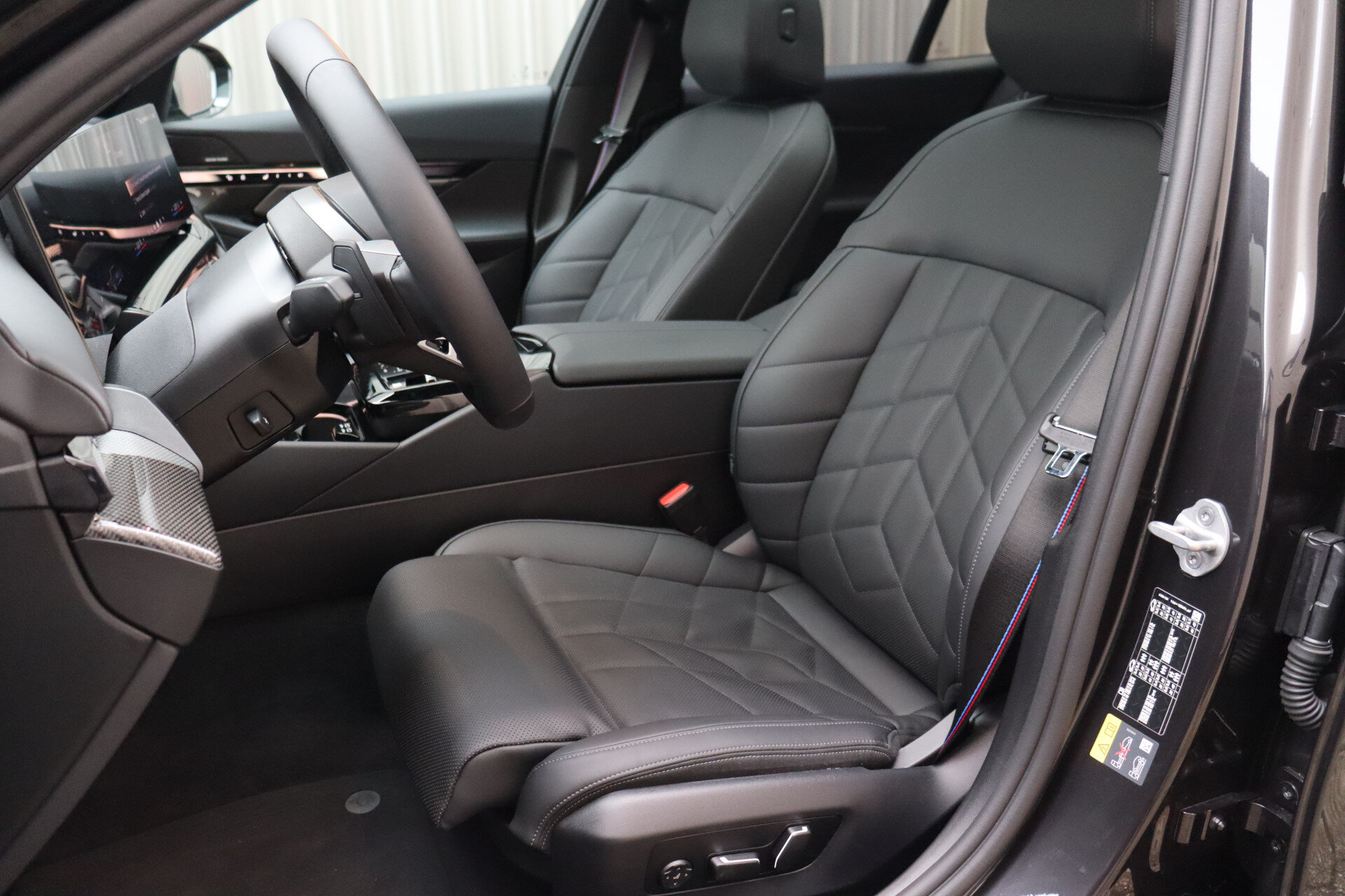 BMW 5 Serie Touring 550e xDrive M Sport Automaat - Afbeelding 4