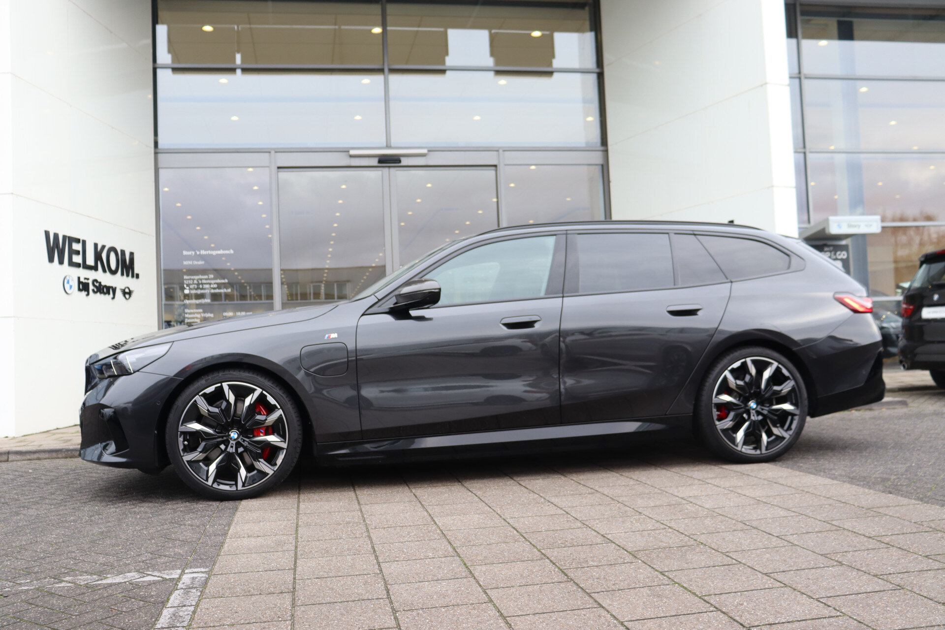 BMW 5 Serie Touring 550e xDrive M Sport Automaat - Afbeelding 5