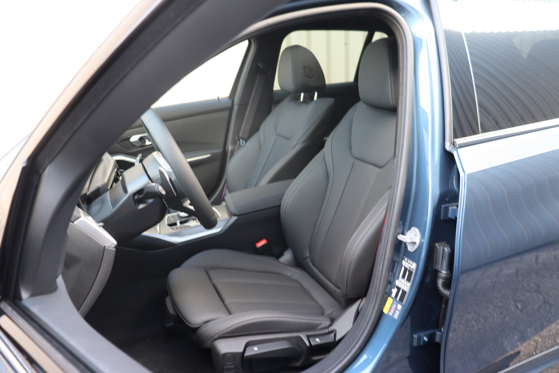 BMW 3 Serie Touring 330e High Executive M Sport Automaat - Afbeelding 4