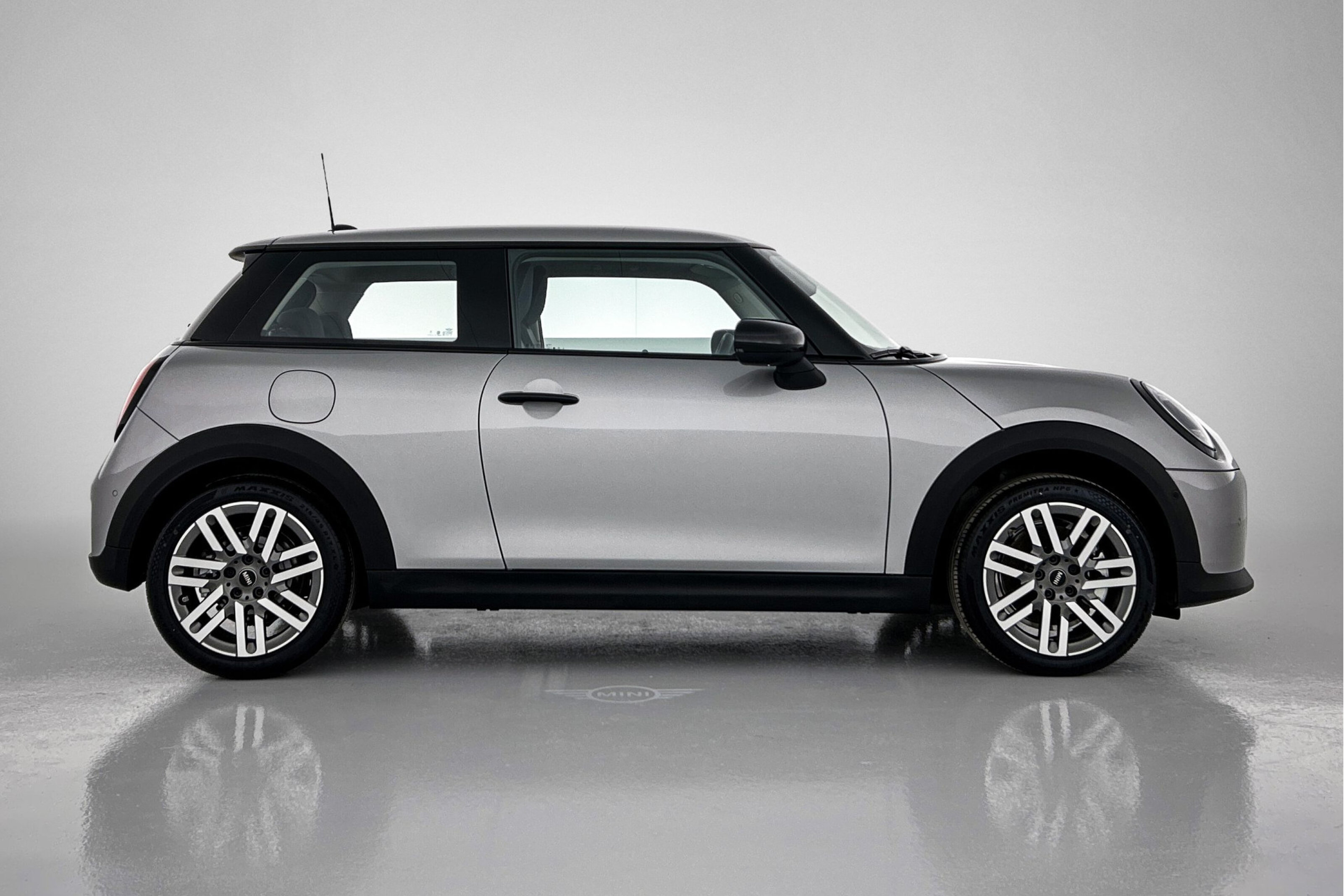 MINI 3-Deurs 6