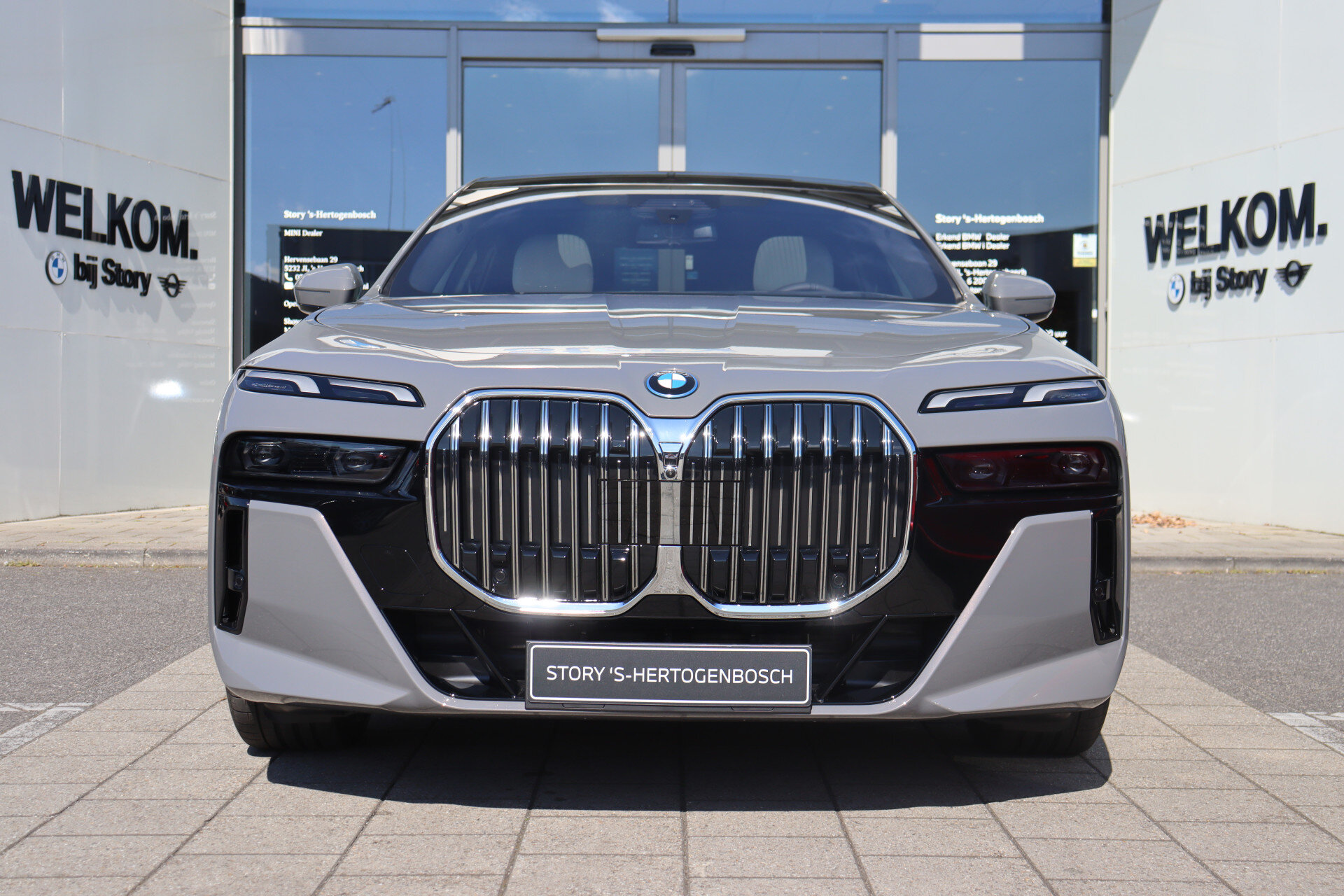 BMW 7 Serie 750e xDrive High Executive M Sport Automaat - Afbeelding 2