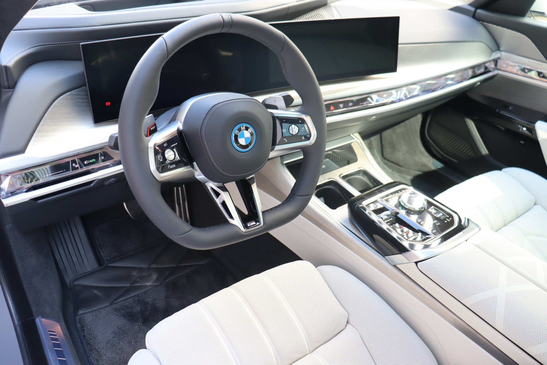 BMW 7 Serie 750e xDrive High Executive M Sport Automaat - Afbeelding 4