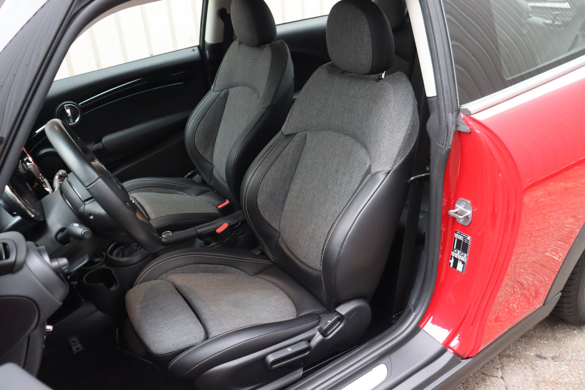 MINI 3-Deurs Hatchback Classic Automaat - Afbeelding 4