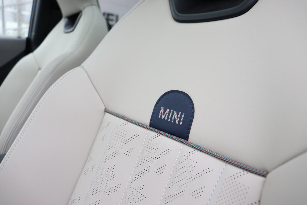 MINI 3-Deurs 12