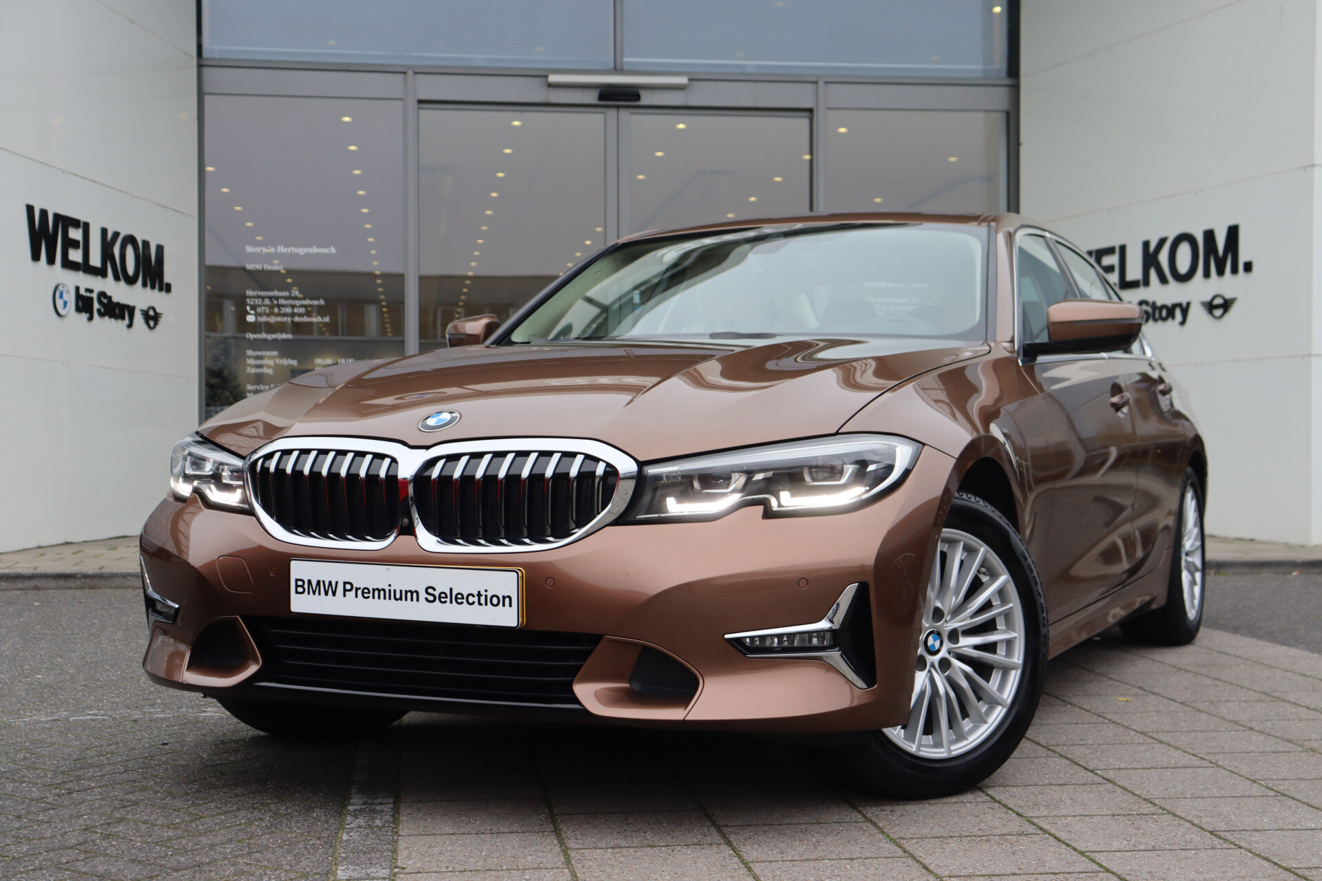 BMW 3 Serie 320i High Executive Luxury Line Automaat