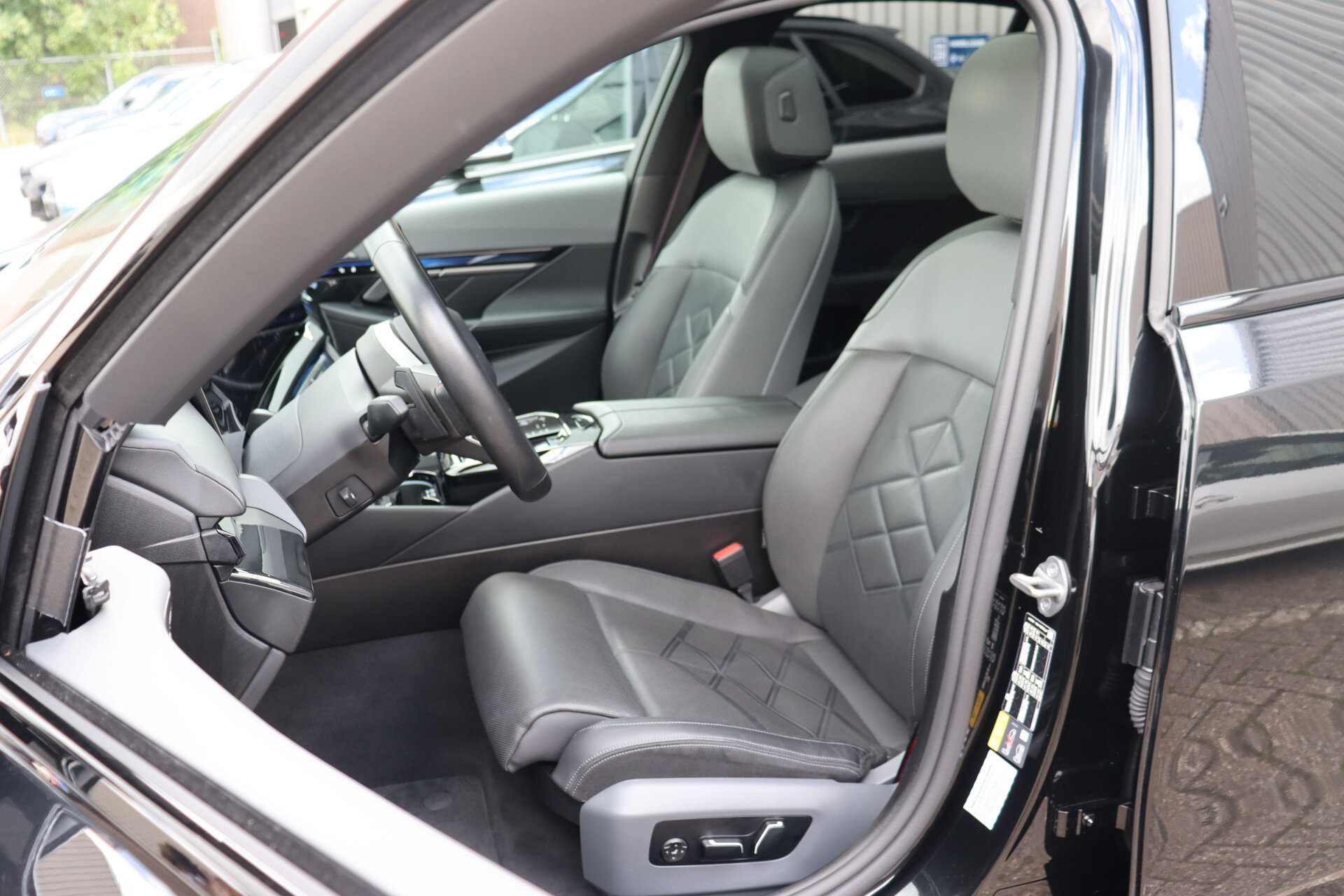 BMW i5 M60 xDrive M Sport - Afbeelding 4