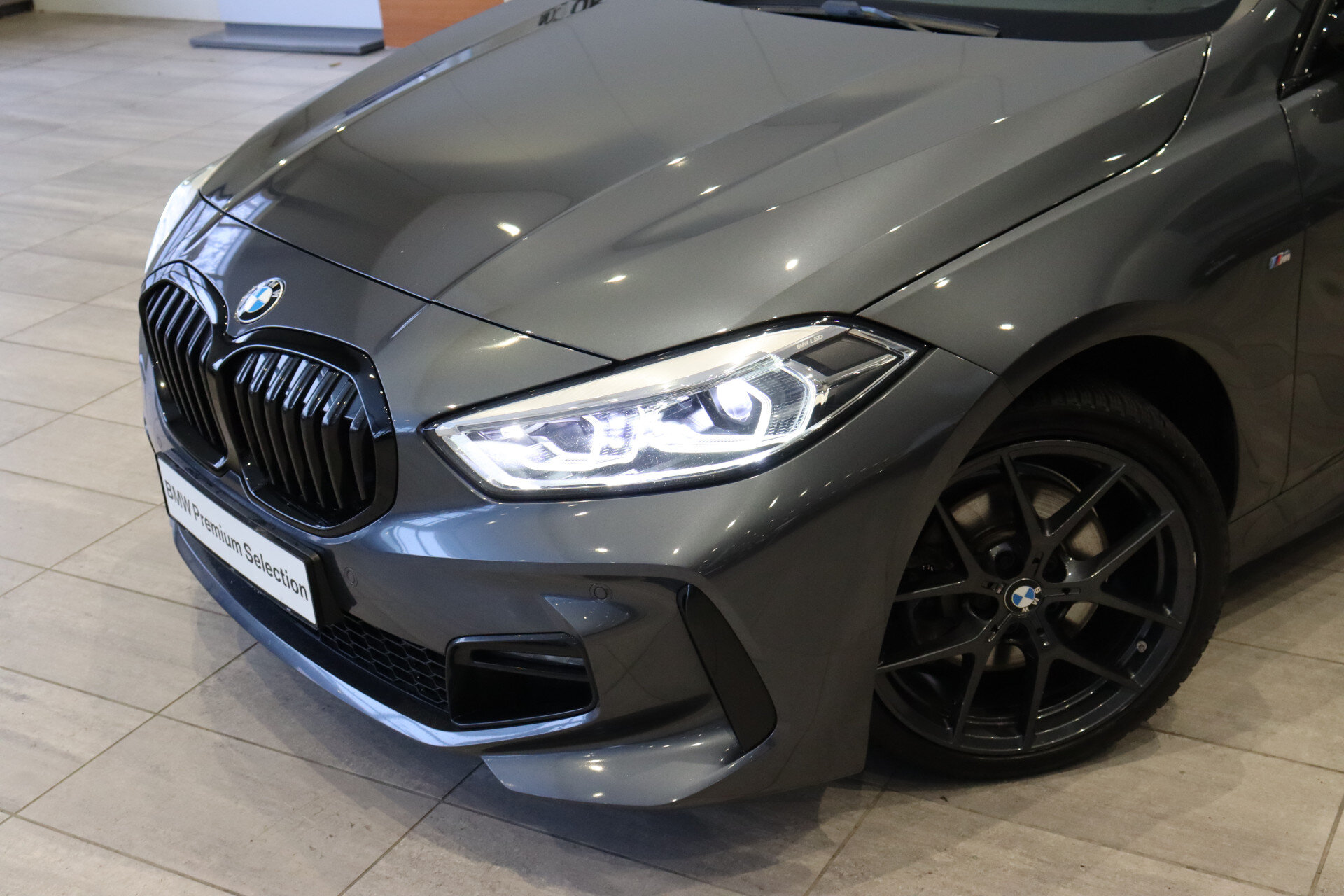 BMW 1 Serie 118i Executive M Sport Automaat - Afbeelding 2