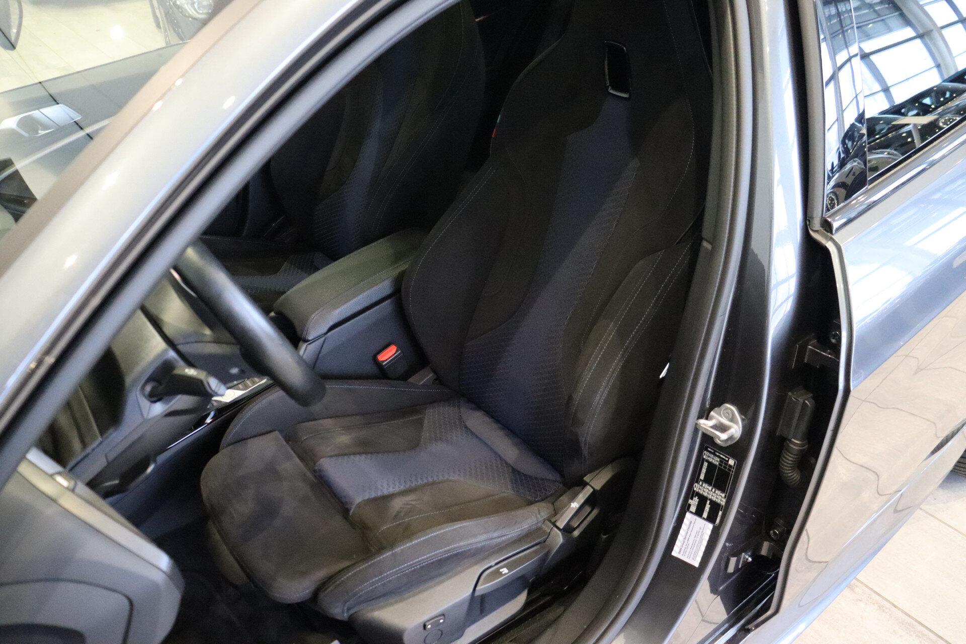 BMW 1 Serie 118i Executive M Sport Automaat - Afbeelding 4