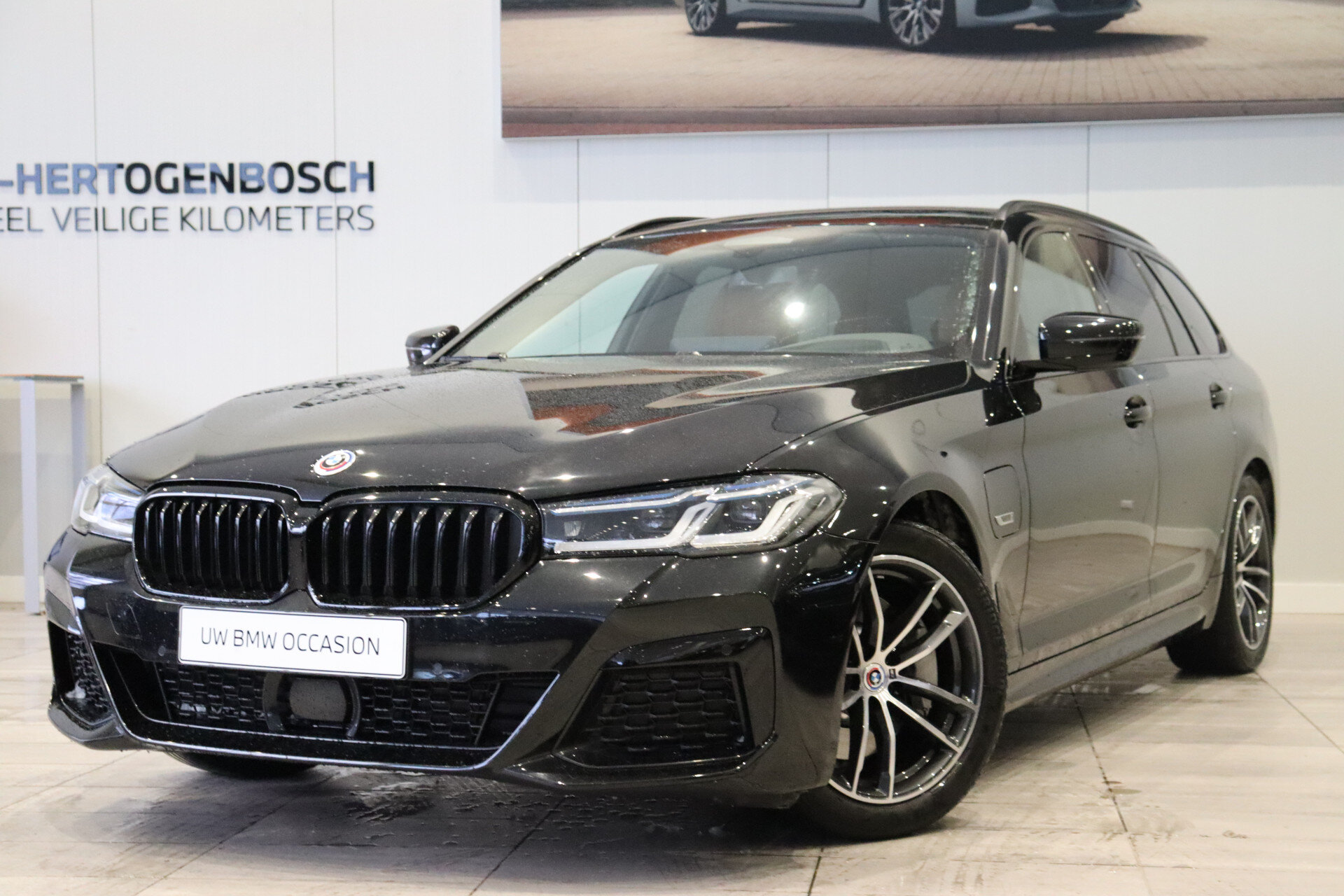 BMW 5 Serie Touring 530e xDrive M Sport Automaat