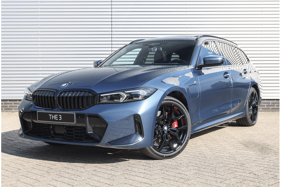 BMW 3 Serie Touring 330e High Executive M Sport Automaat - Afbeelding 1