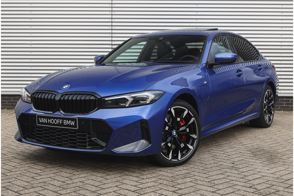 BMW 3 Serie 330e M Sport Automaat - Afbeelding 1