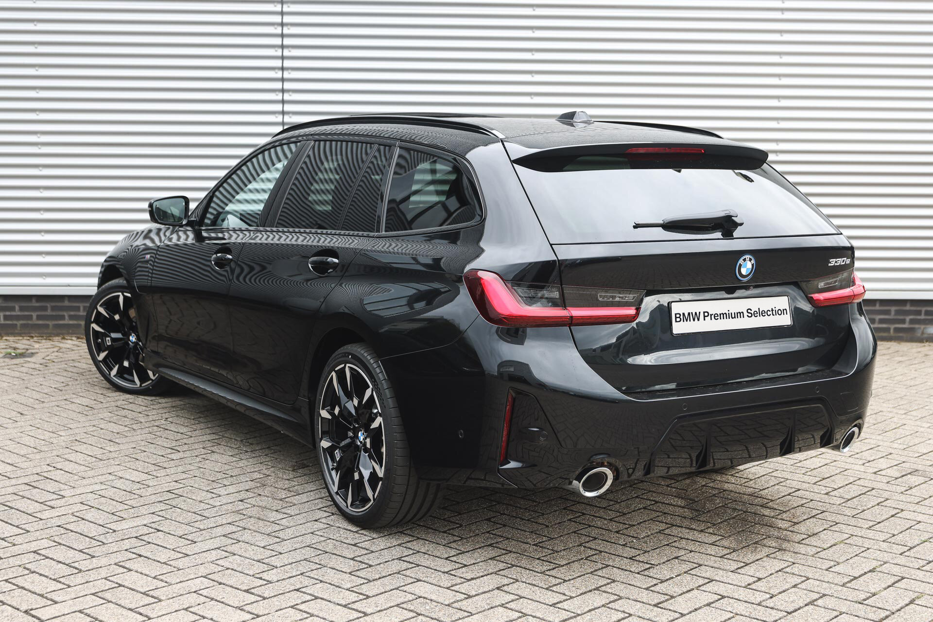 BMW 3 Serie Touring 330e High Executive M Sport Automaat - Afbeelding 2