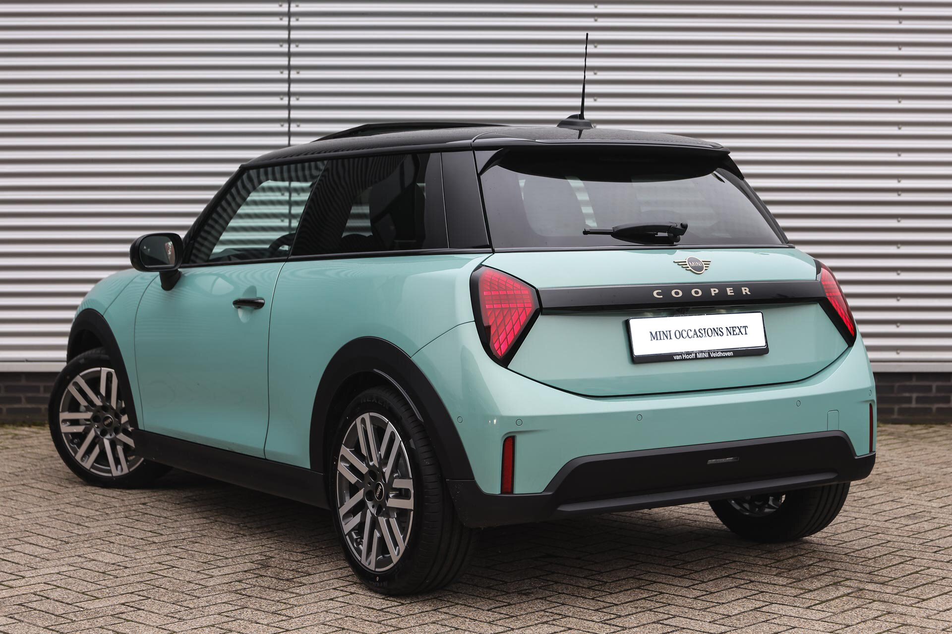 MINI 3-Deurs Hatchback Cooper C Automaat - Afbeelding 2