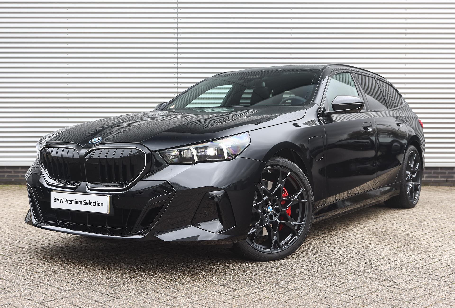 BMW 5 Serie Touring 550e xDrive M Sport Automaat