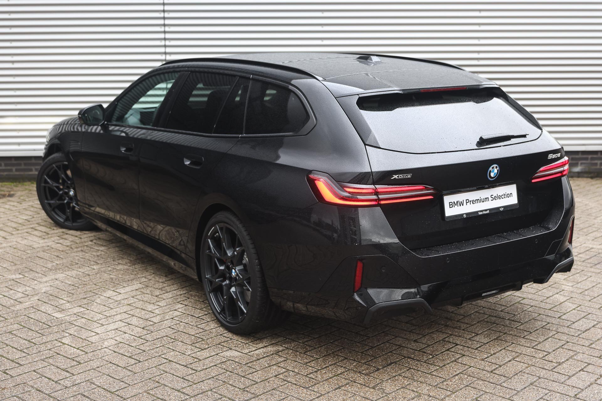 BMW 5 Serie Touring 550e xDrive M Sport Automaat - Afbeelding 2