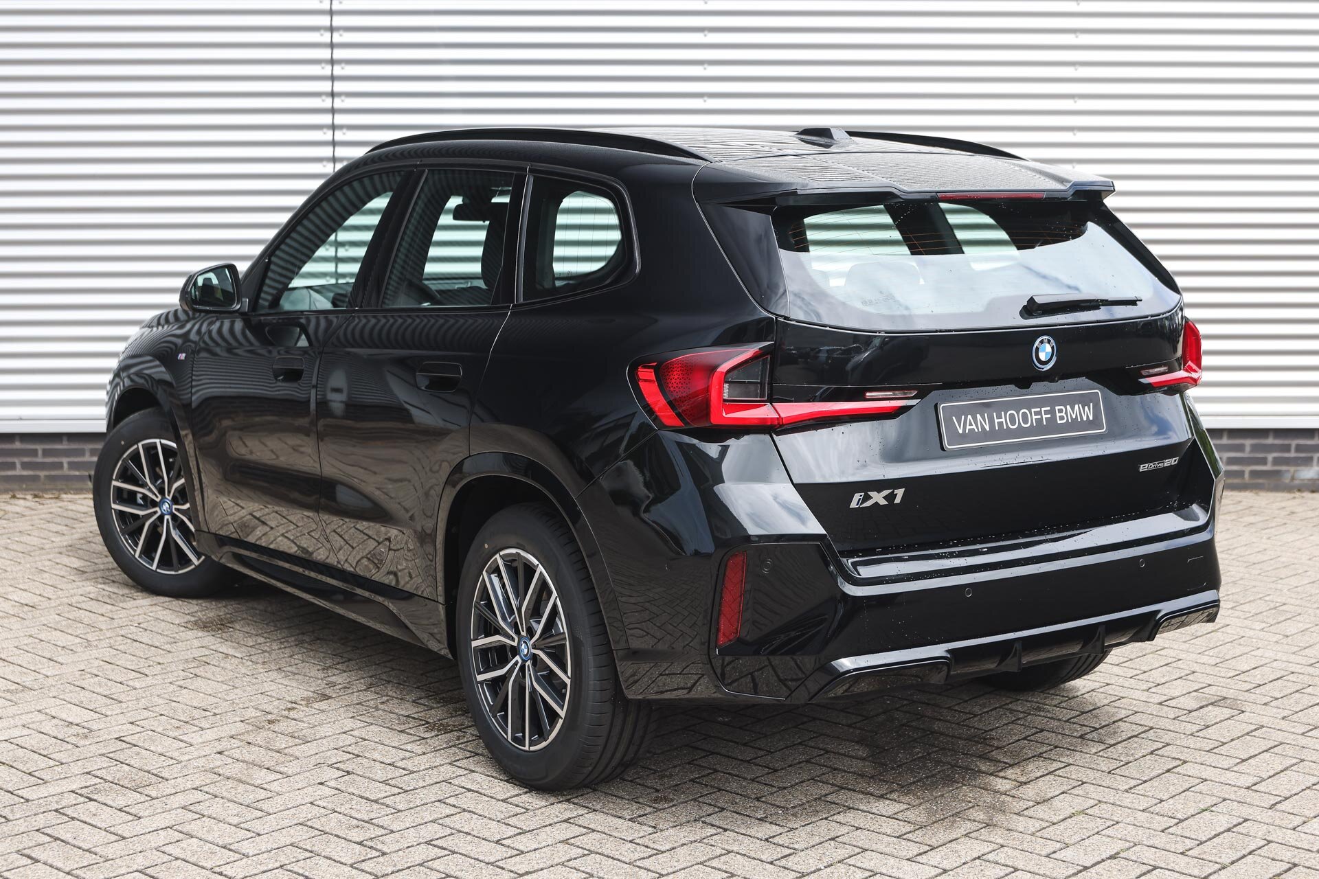 BMW iX1 eDrive20 High Executive M Sport - Afbeelding 2