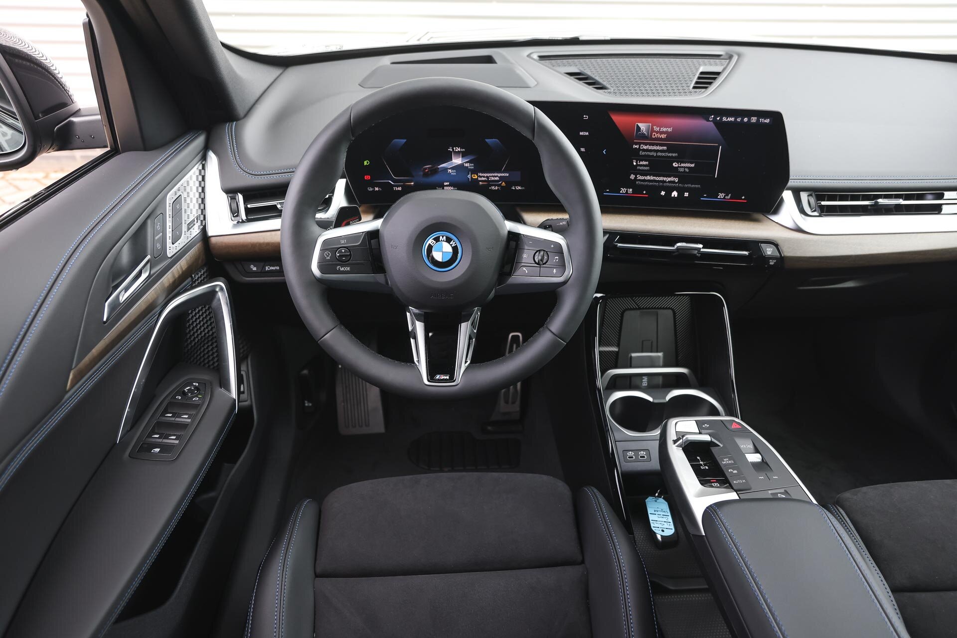 BMW iX1 eDrive20 High Executive M Sport - Afbeelding 3