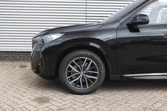 BMW iX1 eDrive20 High Executive M Sport - Afbeelding 4