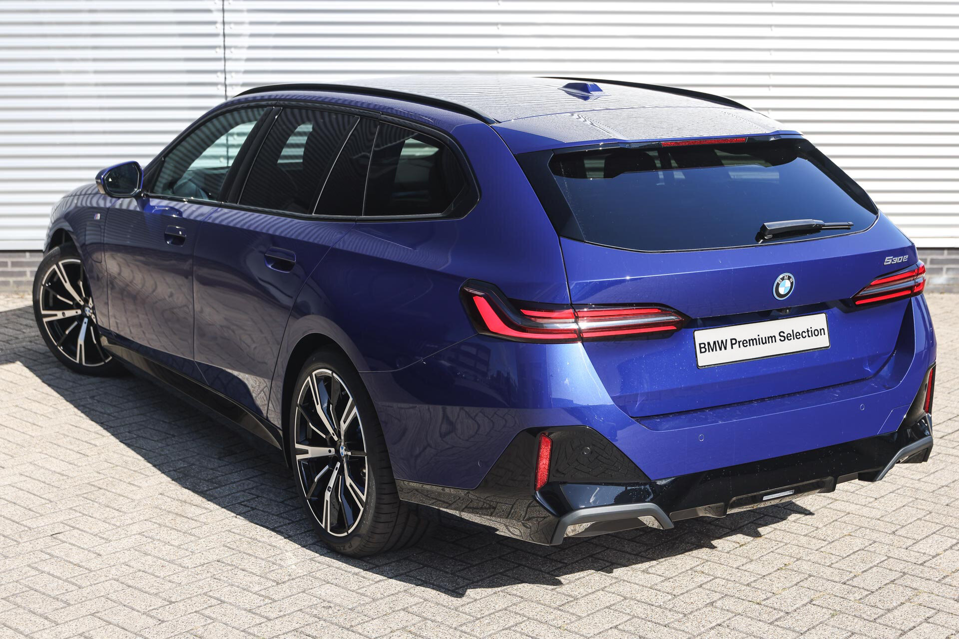 BMW 5 Serie Touring 530e M Sport Automaat - Afbeelding 2