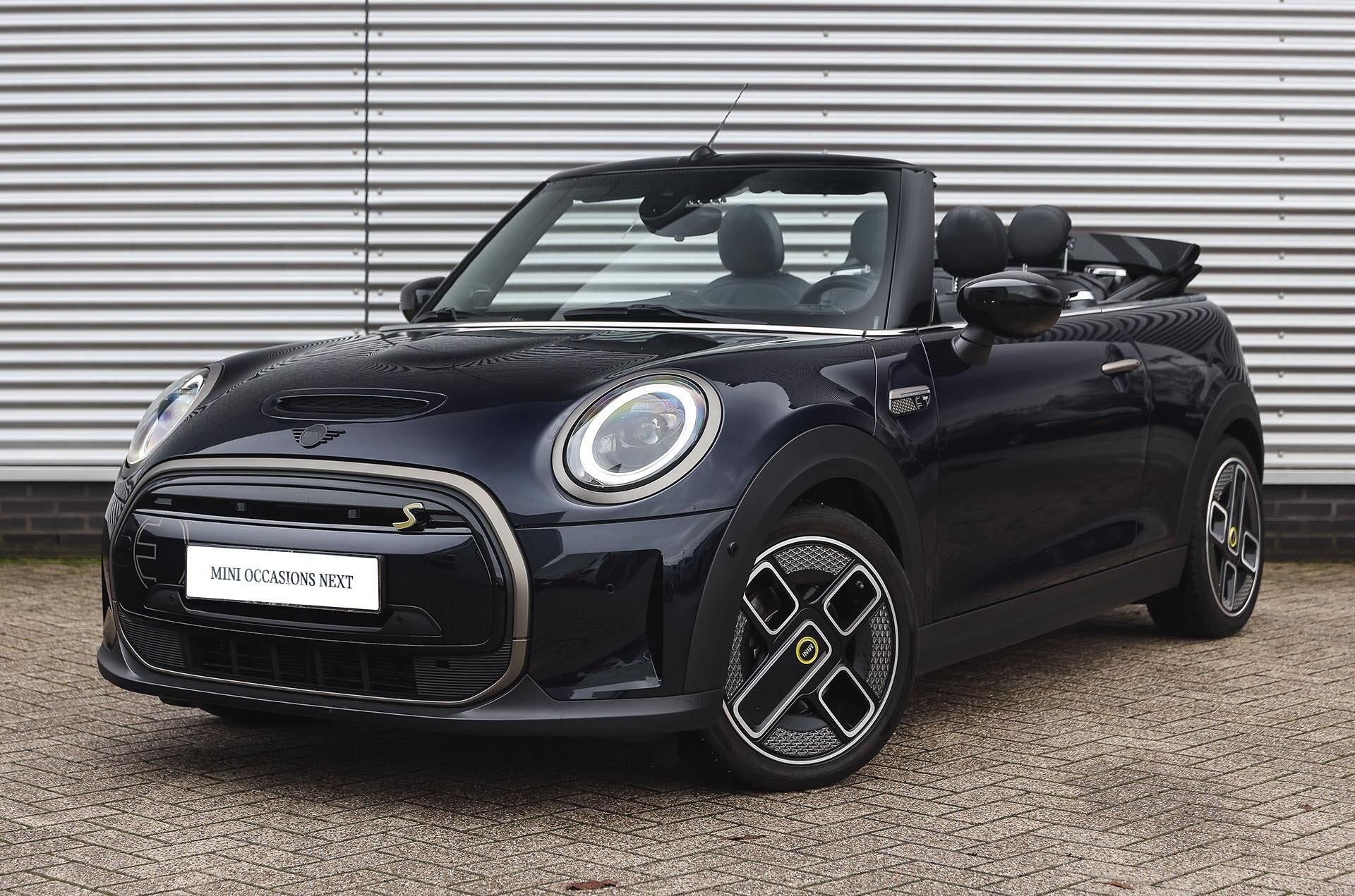 MINI Cabrio Electric Yours