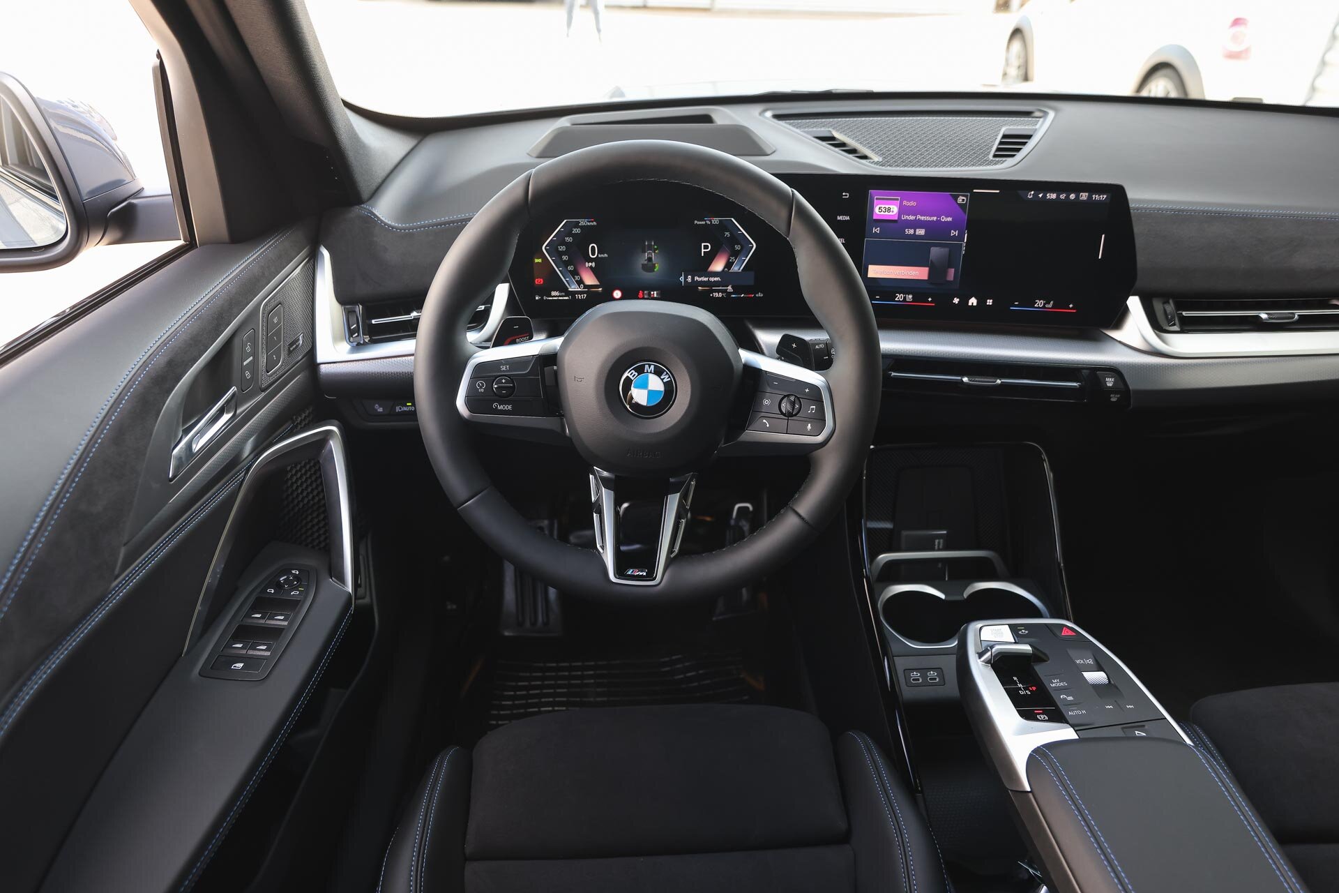 BMW X1 sDrive20i High Executive M Sport Automaat - Afbeelding 3