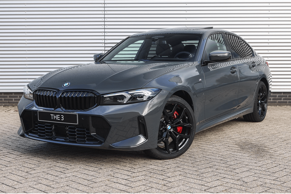 BMW 3 Serie 330e High Executive M Sport Automaat - Afbeelding 1