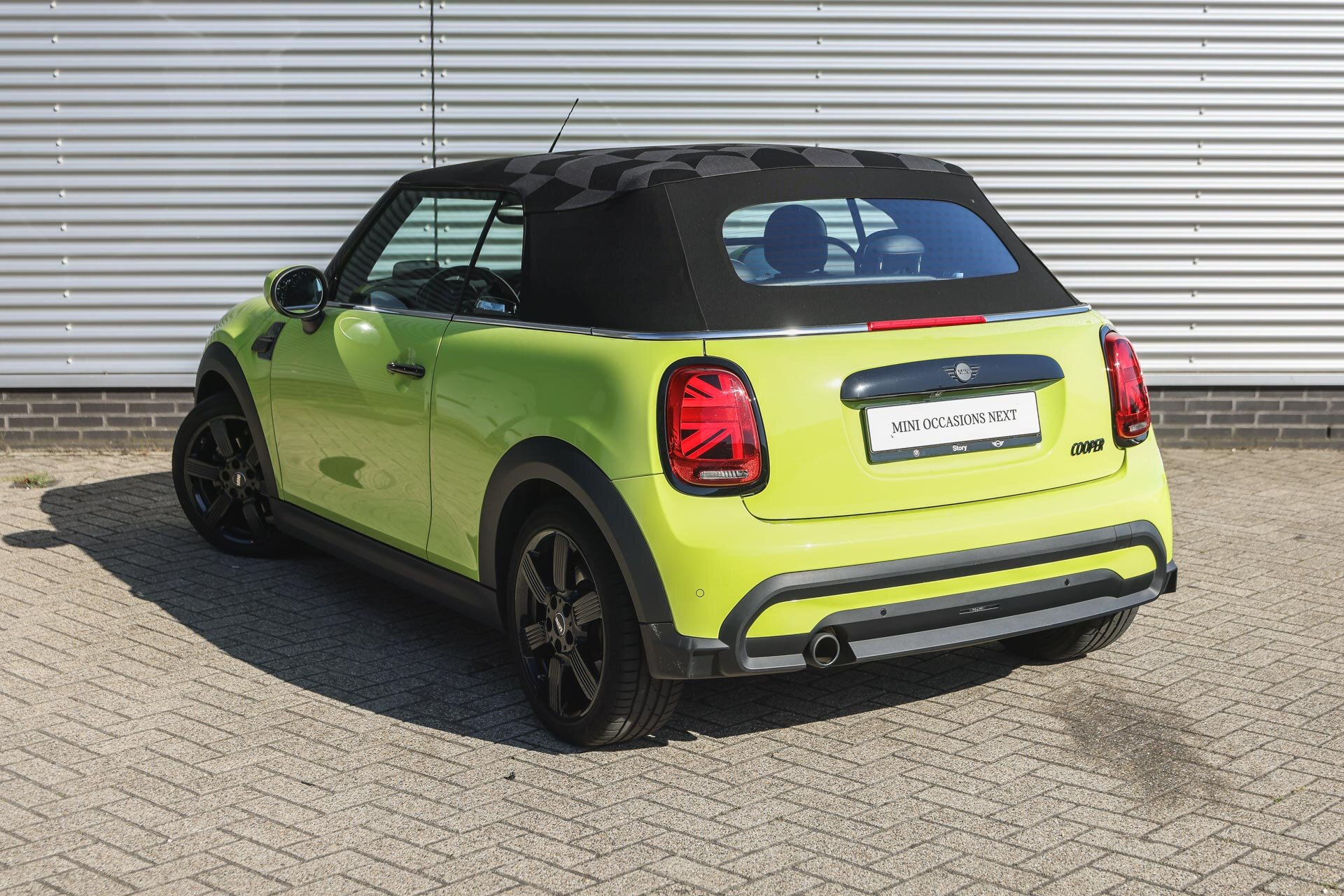 MINI Cooper Cabrio Sidewalk Edition Automaat - Afbeelding 2
