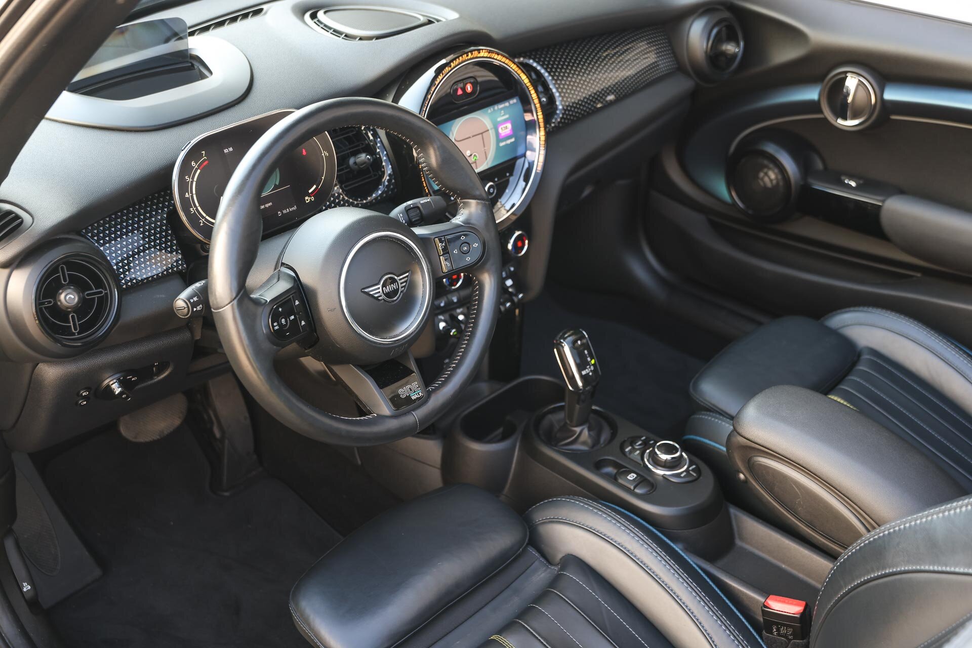 MINI Cooper Cabrio Sidewalk Edition Automaat - Afbeelding 3