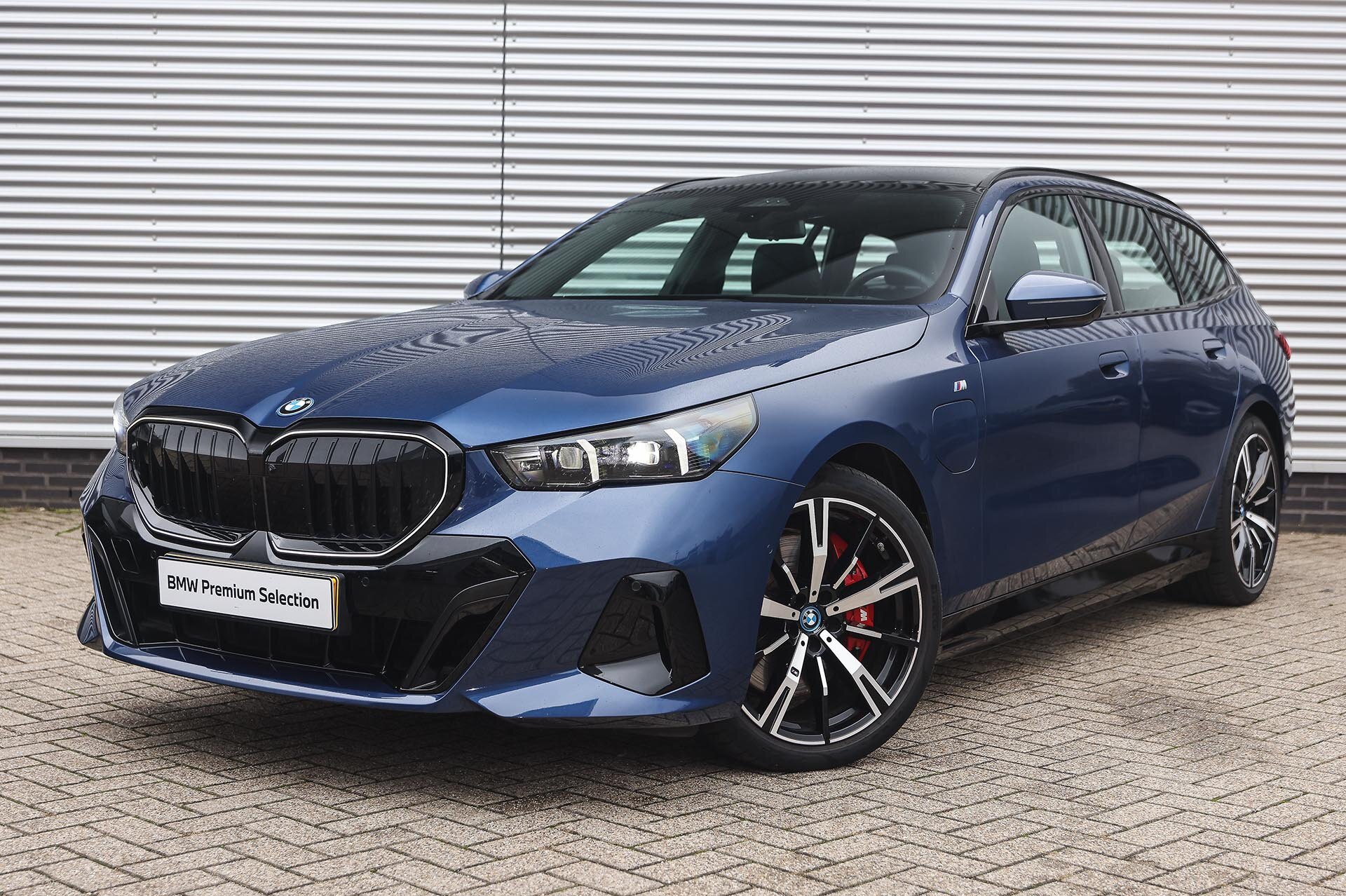 BMW 5 Serie Touring 550e xDrive M Sport Automaat