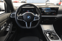 BMW 3 Serie 330e xDrive M Sport Automaat - Afbeelding 3