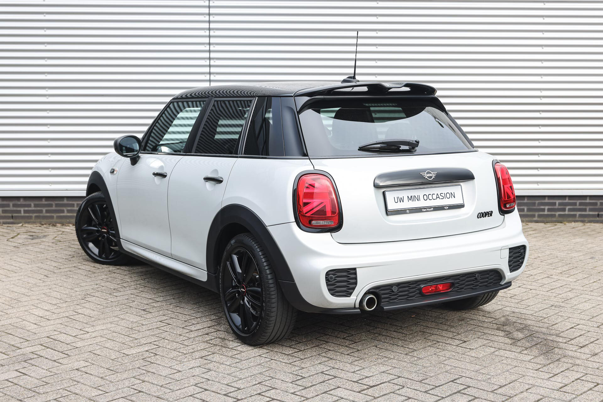 MINI Cooper Hatchback JCW Automaat - Afbeelding 2