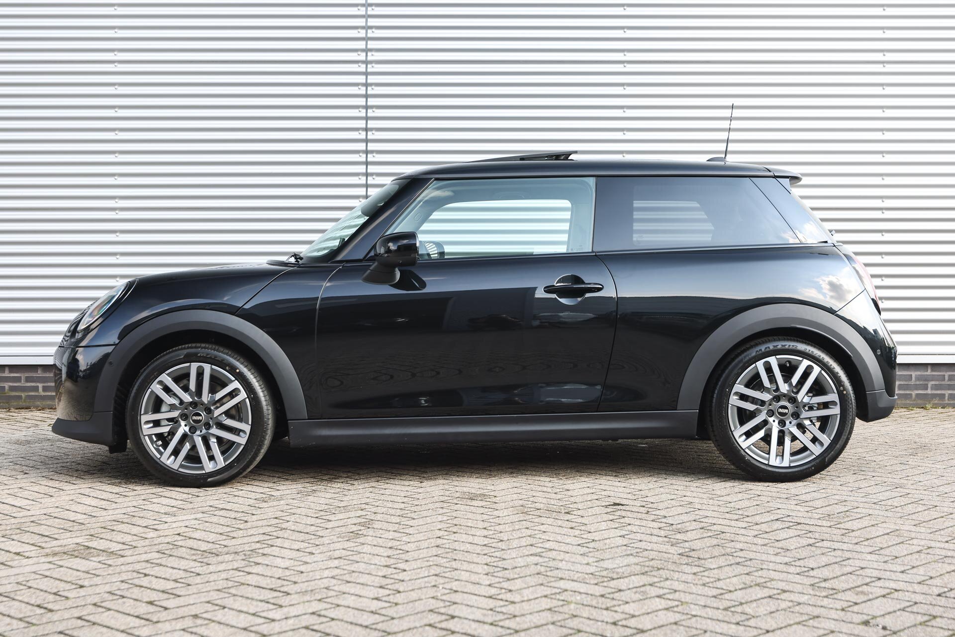 MINI 3-Deurs Hatchback Cooper C Classic Automaat - Afbeelding 3